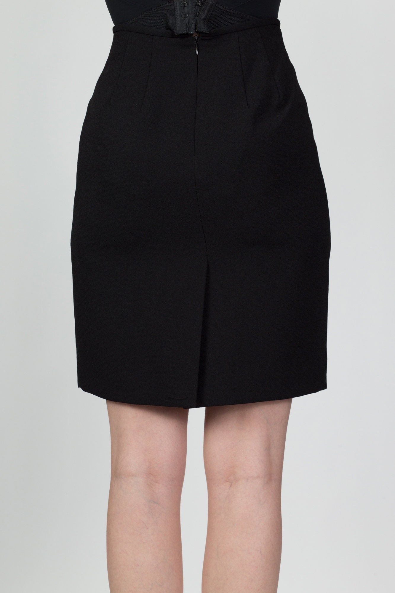 Vintage Tahari Black Mini Pencil Skirt - Extra Small, 24" 