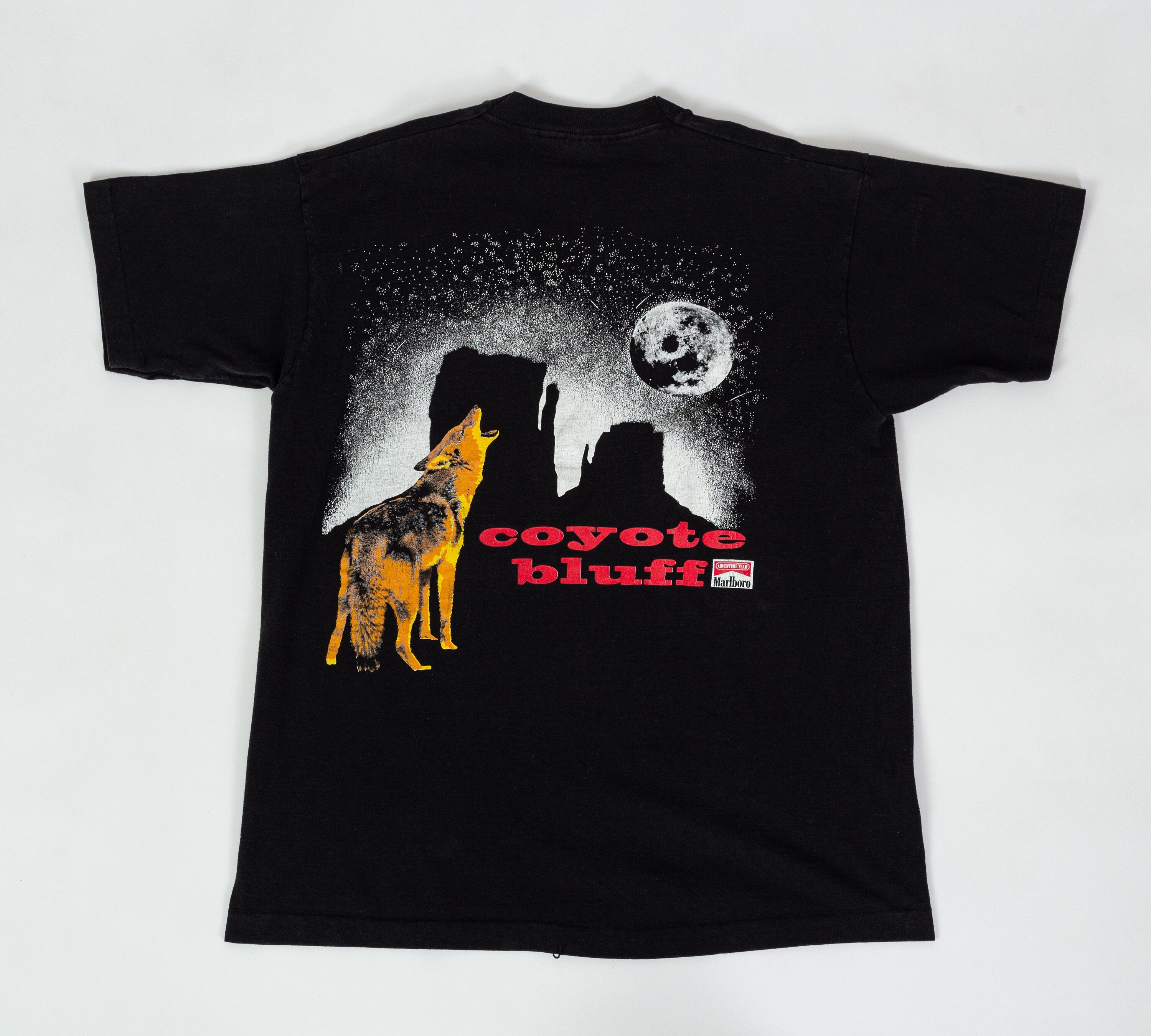 90s Marlboro Coyote Bluff T Shirt - Extra Large – Flying Apple Vintage