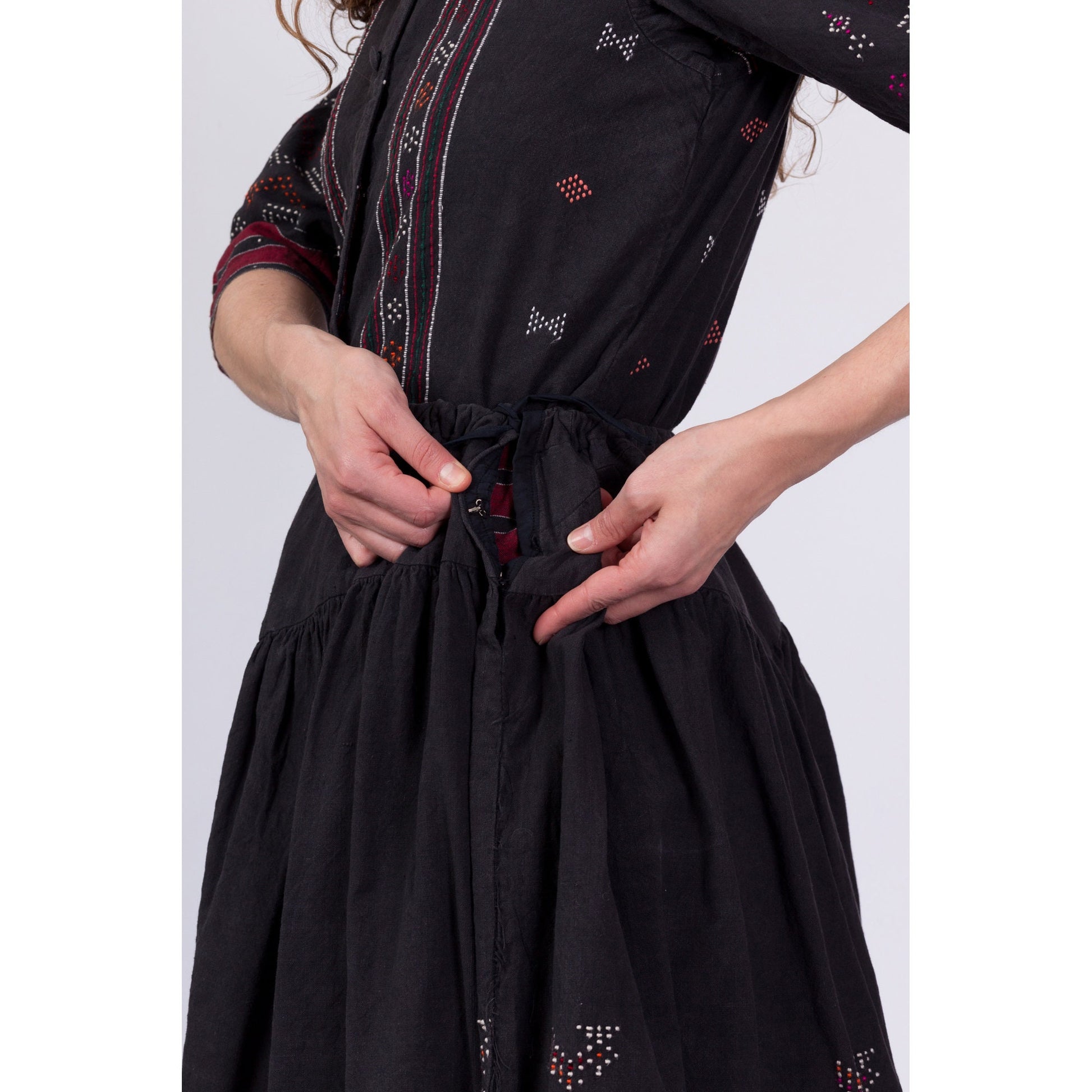 Vintage Eastern European Embroidered Folk Skirt Set - Small to Medium 
