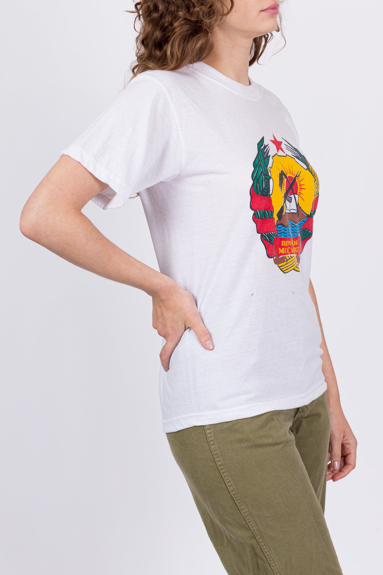 Vintage República De Moçambique T Shirt - Men's Small, Women's Medium 