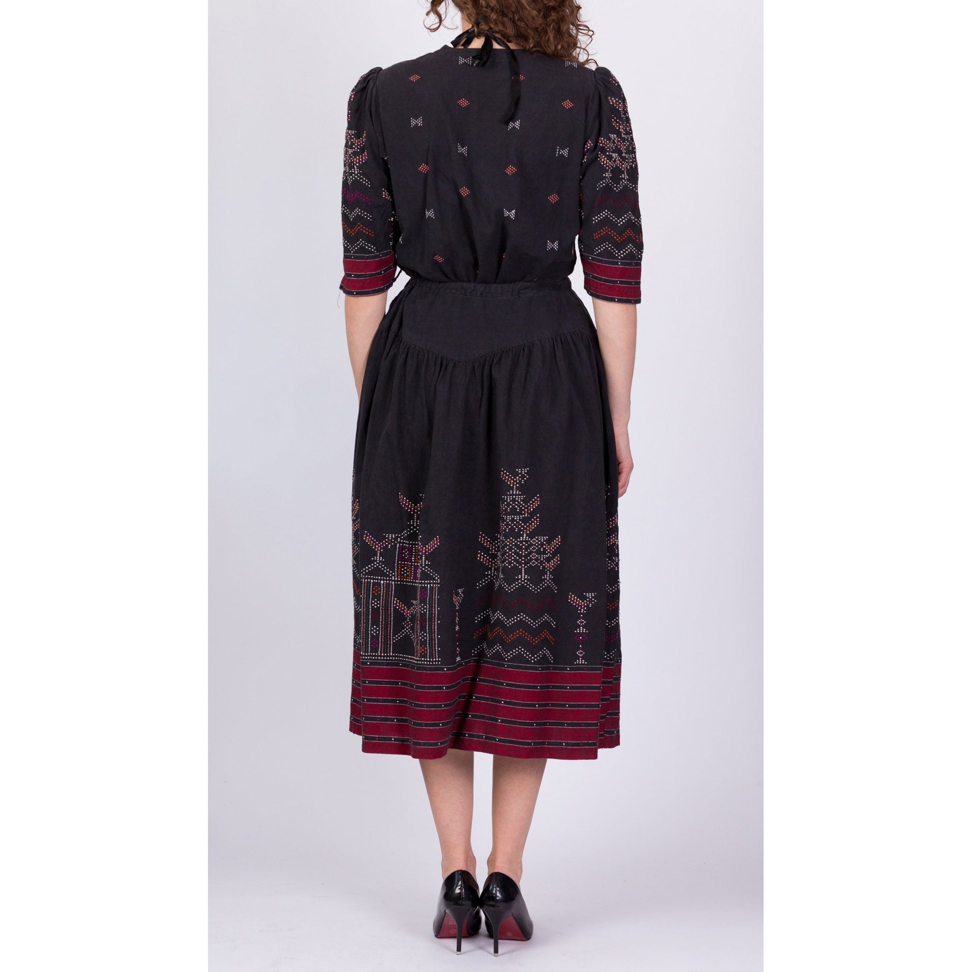 Vintage Eastern European Embroidered Folk Skirt Set - Small to Medium 