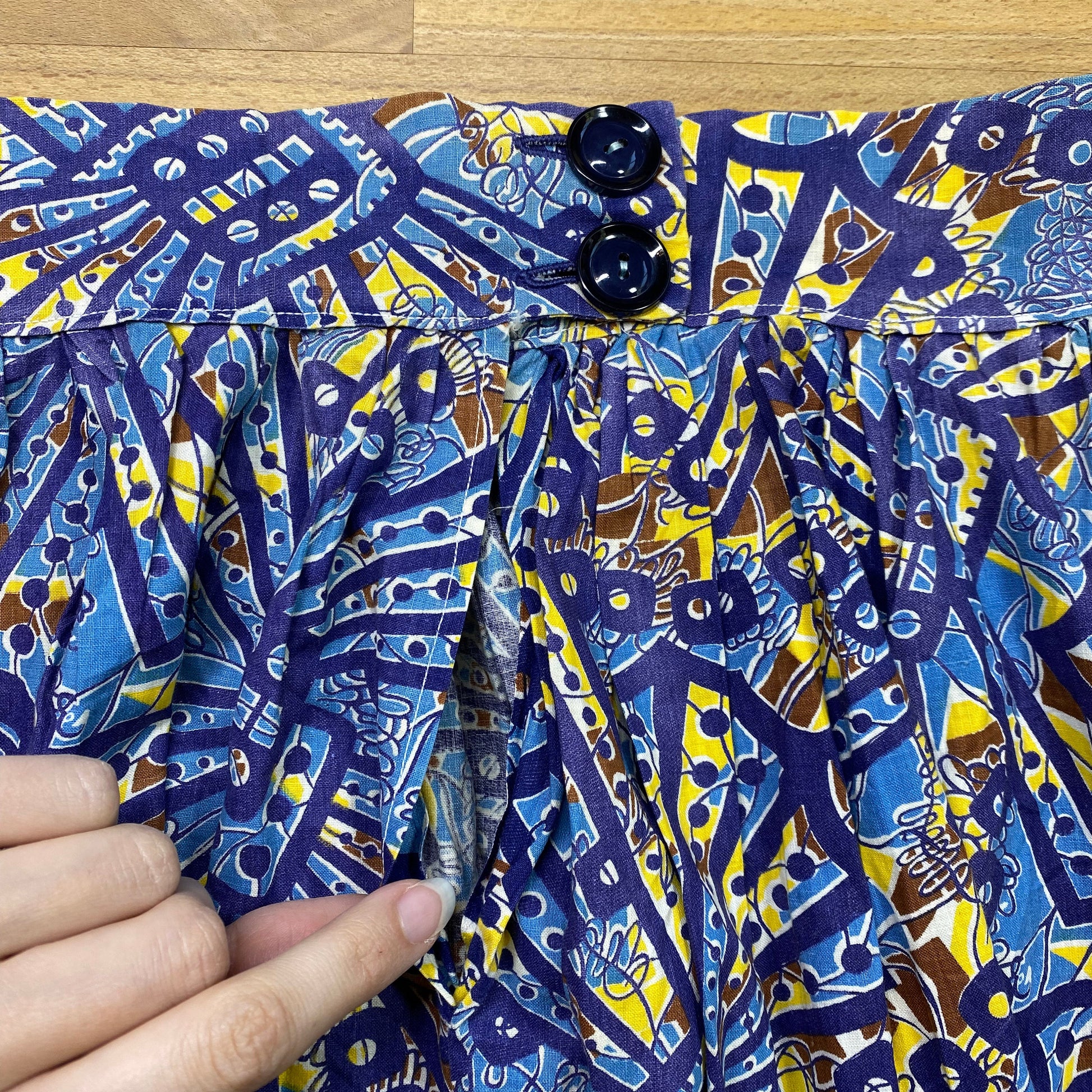 Vintage Boho African Wax Print Midi Skirt - Extra Small, 25" 