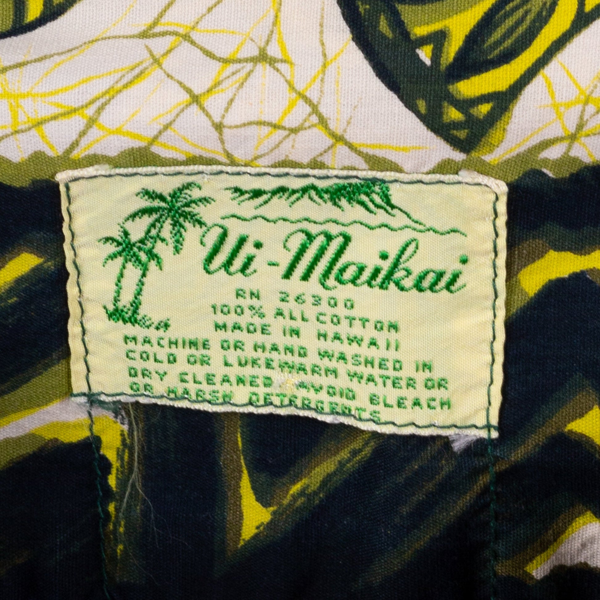 1960s Ui-Maikai Hawaiian Floral Tiki Shirt - Men's Large