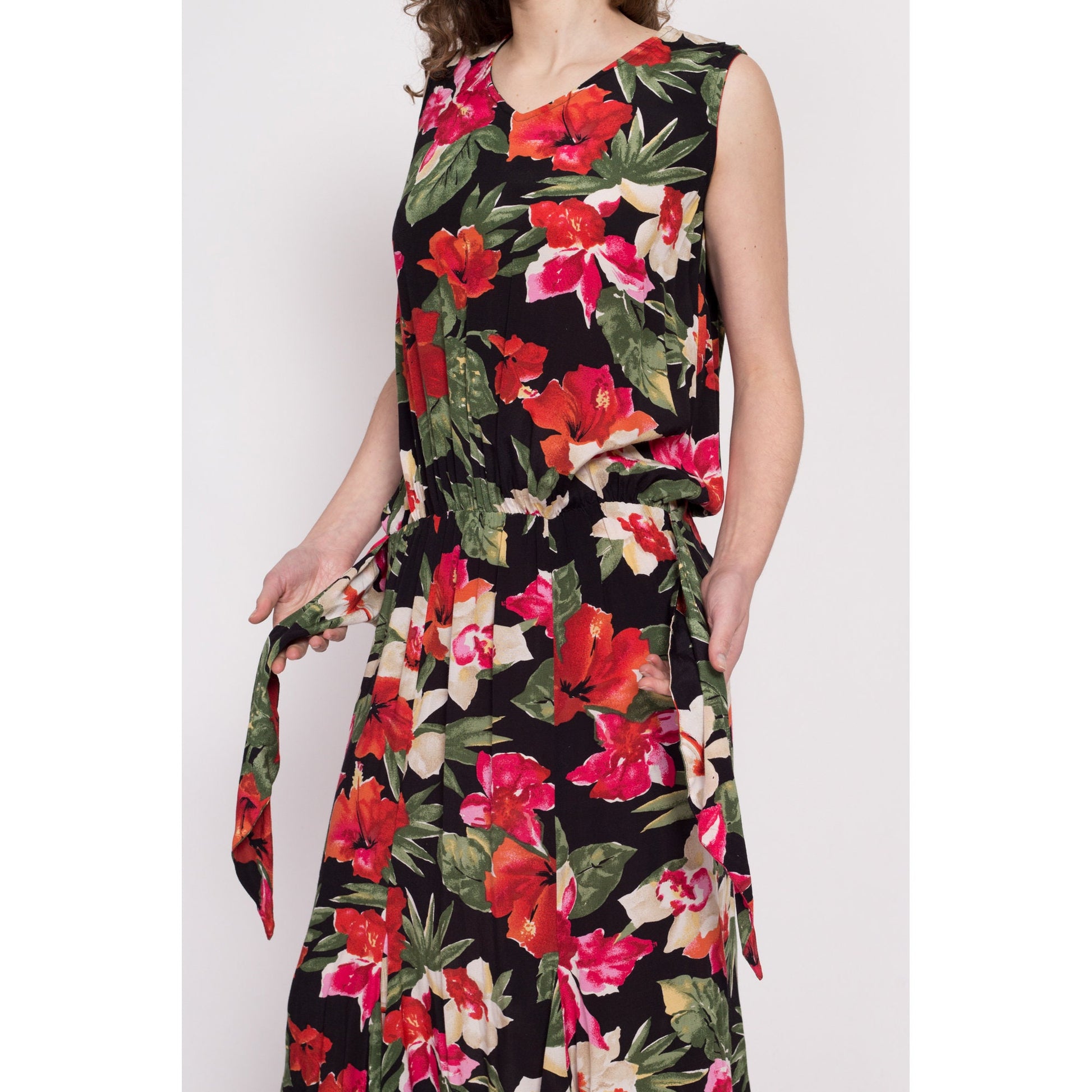 80s Hibiscus Print Blouson Midi Dress - Large | Vintage Boho Floral Sleeveless Black Red Fitted Waist Dress