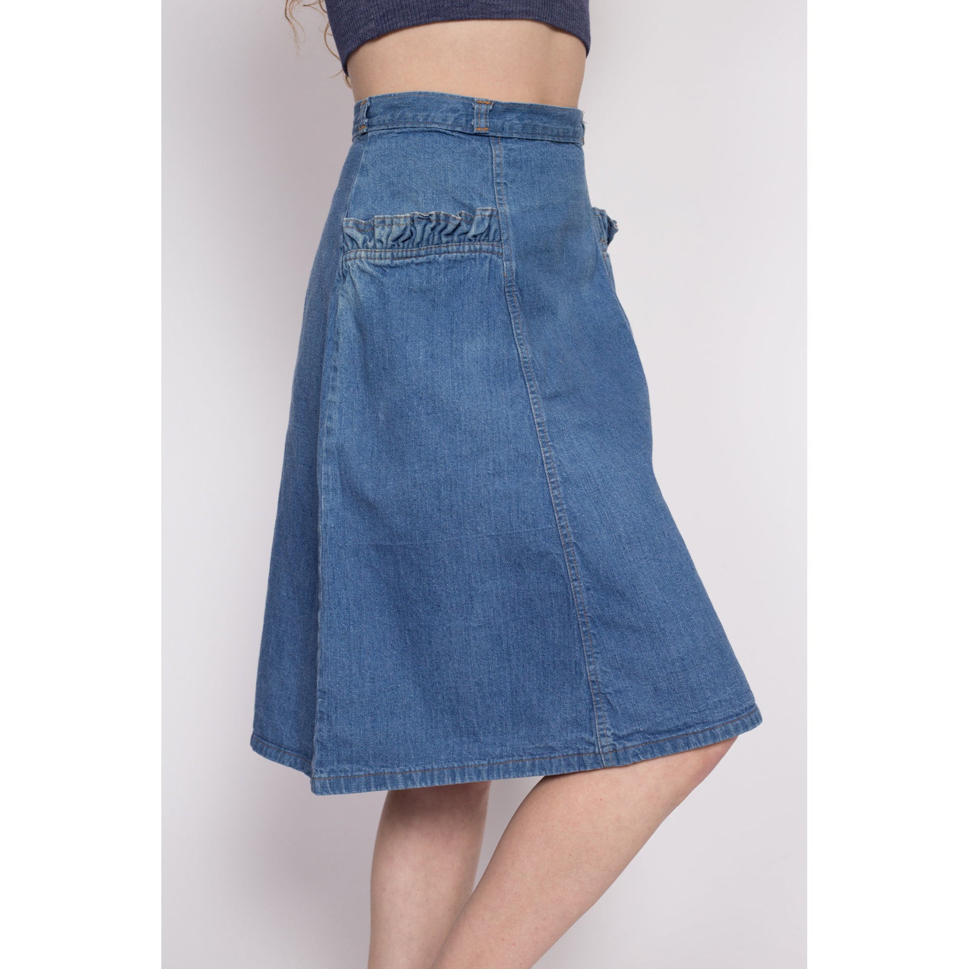 70s Denim Ruffle Pocket A-Line Skirt - Small, 27" | Vintage Faded High Waisted Boho Knee Length Jean Skirt