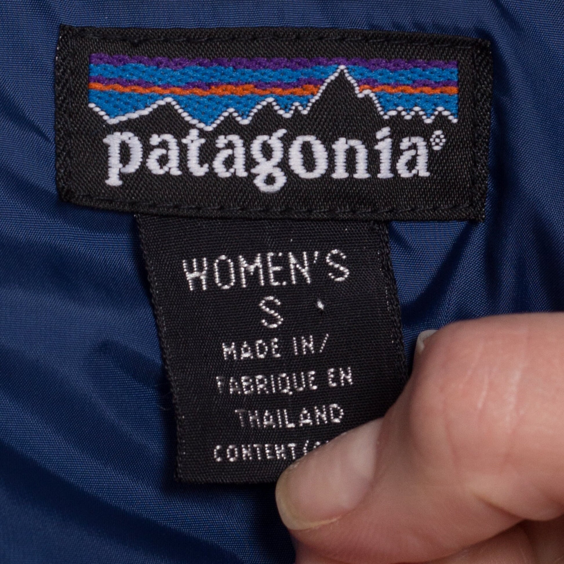 90s Y2K Patagonia Drawstring Waist Puffer Ski Jacket - Women's Small | Vintage Wine Red Winter Parka Coat