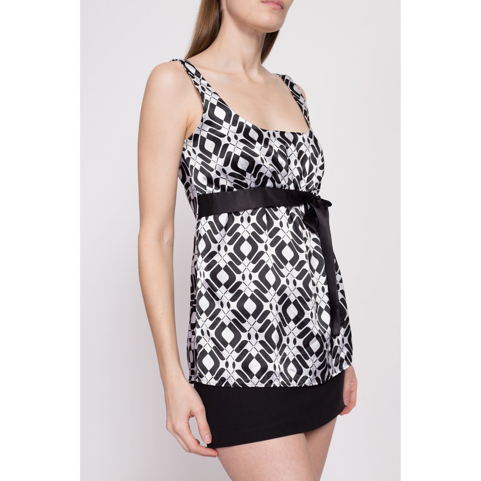 Y2K Black & White Op Art Top - Medium | Vintage Lightweight Sleeveless Square Neck Empire Waist Shirt