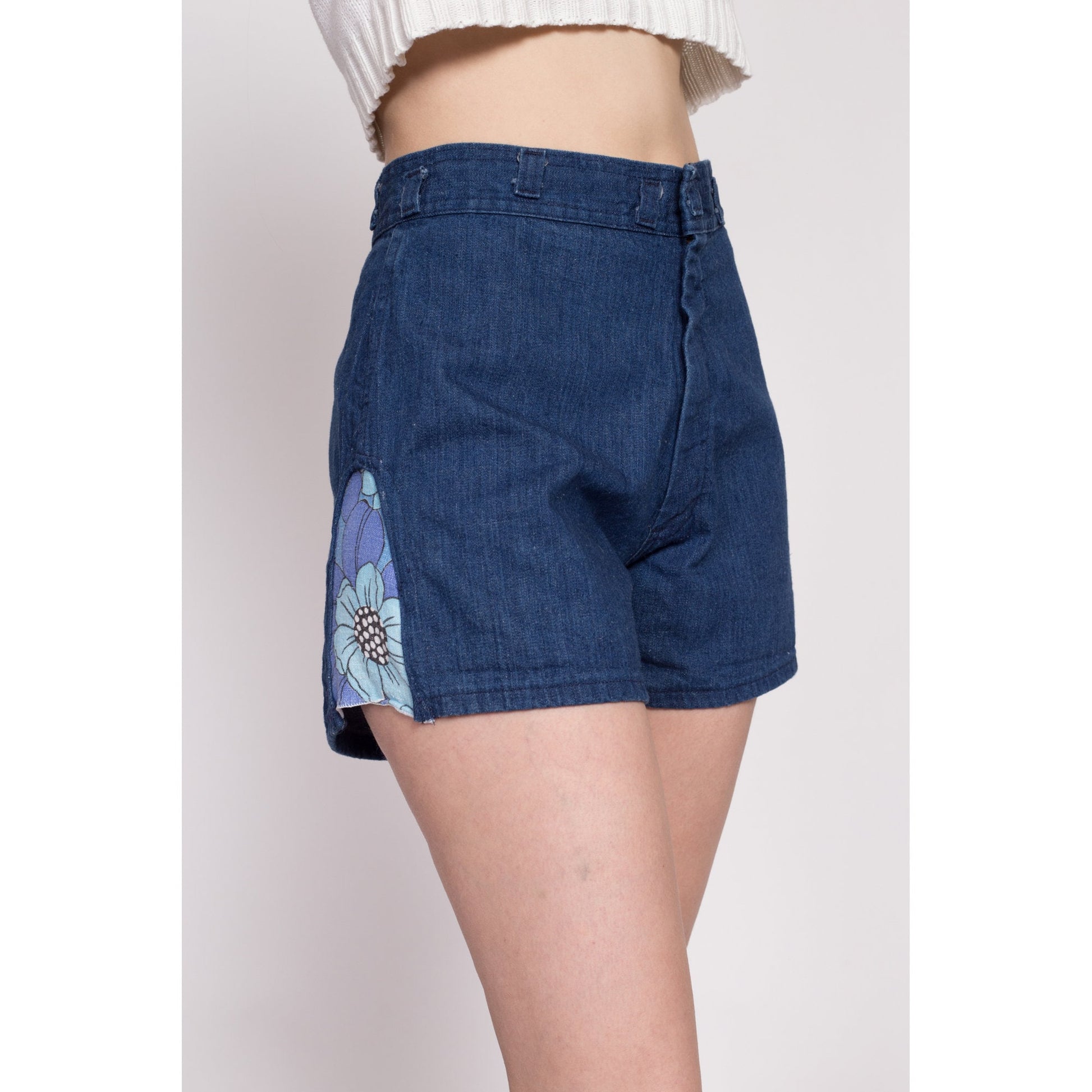 70s Denim Floral Trim Shorts - Medium, 30.5" | Vintage Dark Wash High Waisted Jean Short