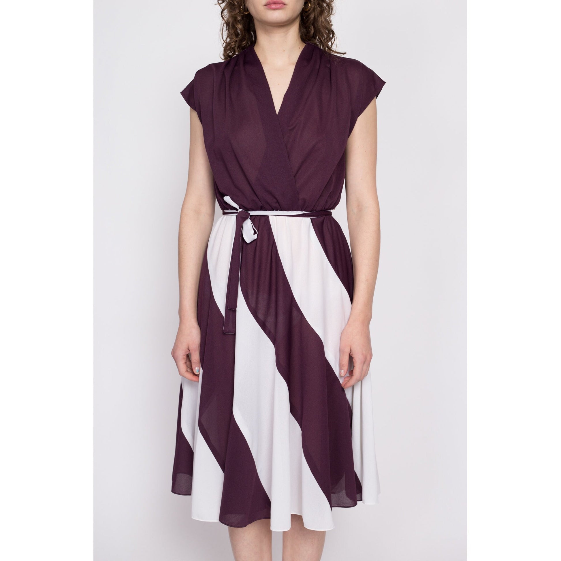 70s 80s Plum Purple & White Striped Midi Dress - Medium | Vintage V Neck Cap Sleeve Fit Flare Dress