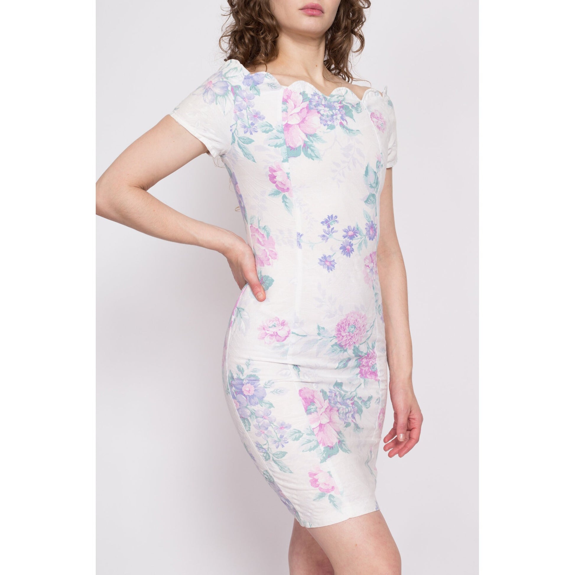 80s Off-Shoulder Peony & Daisy Print Party Dress - Small | Vintage White Floral Scalloped Neck Sheath Mini Dress
