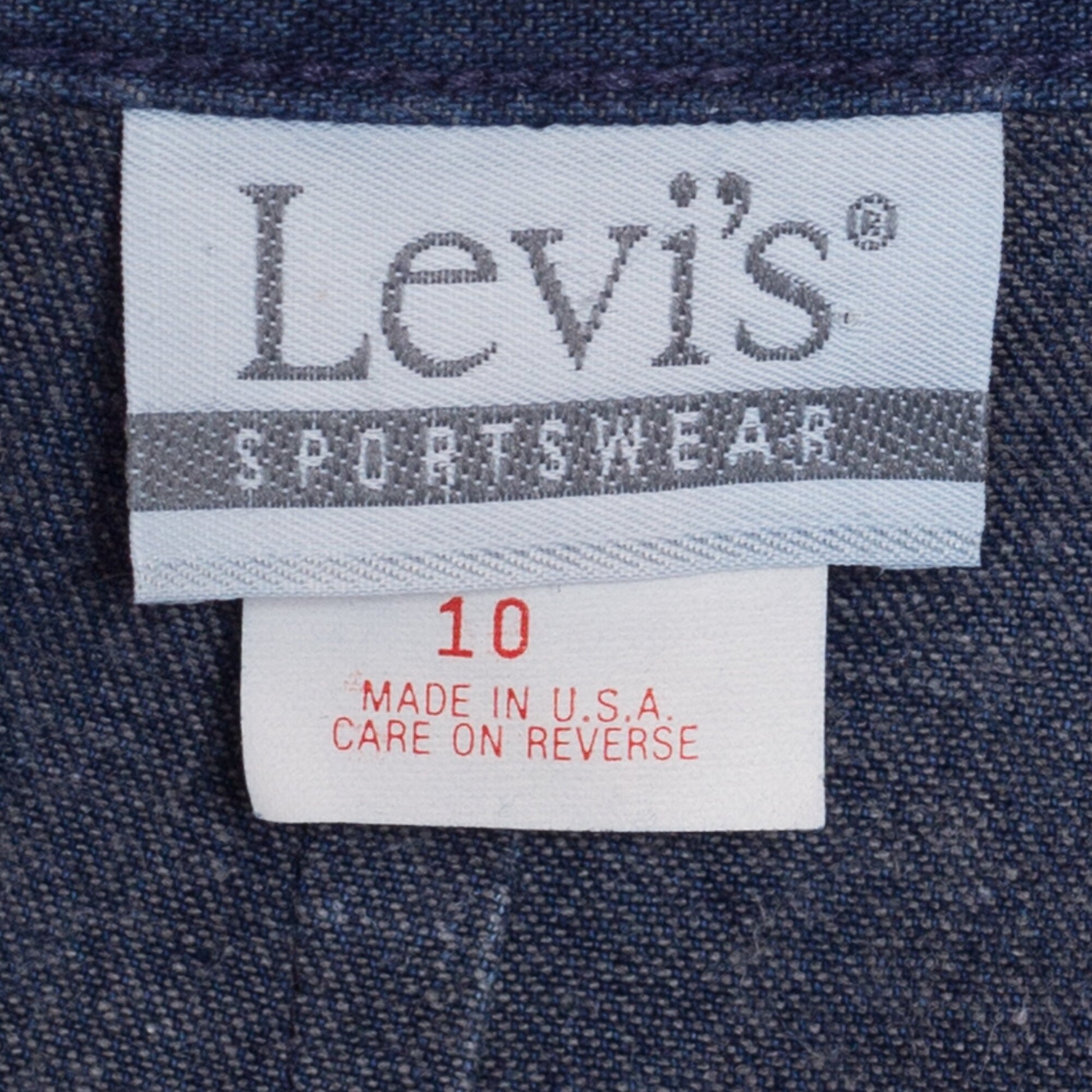 80s Levis Sportswear Denim Pleated Trousers - Small, 25.5 – Flying Apple  Vintage