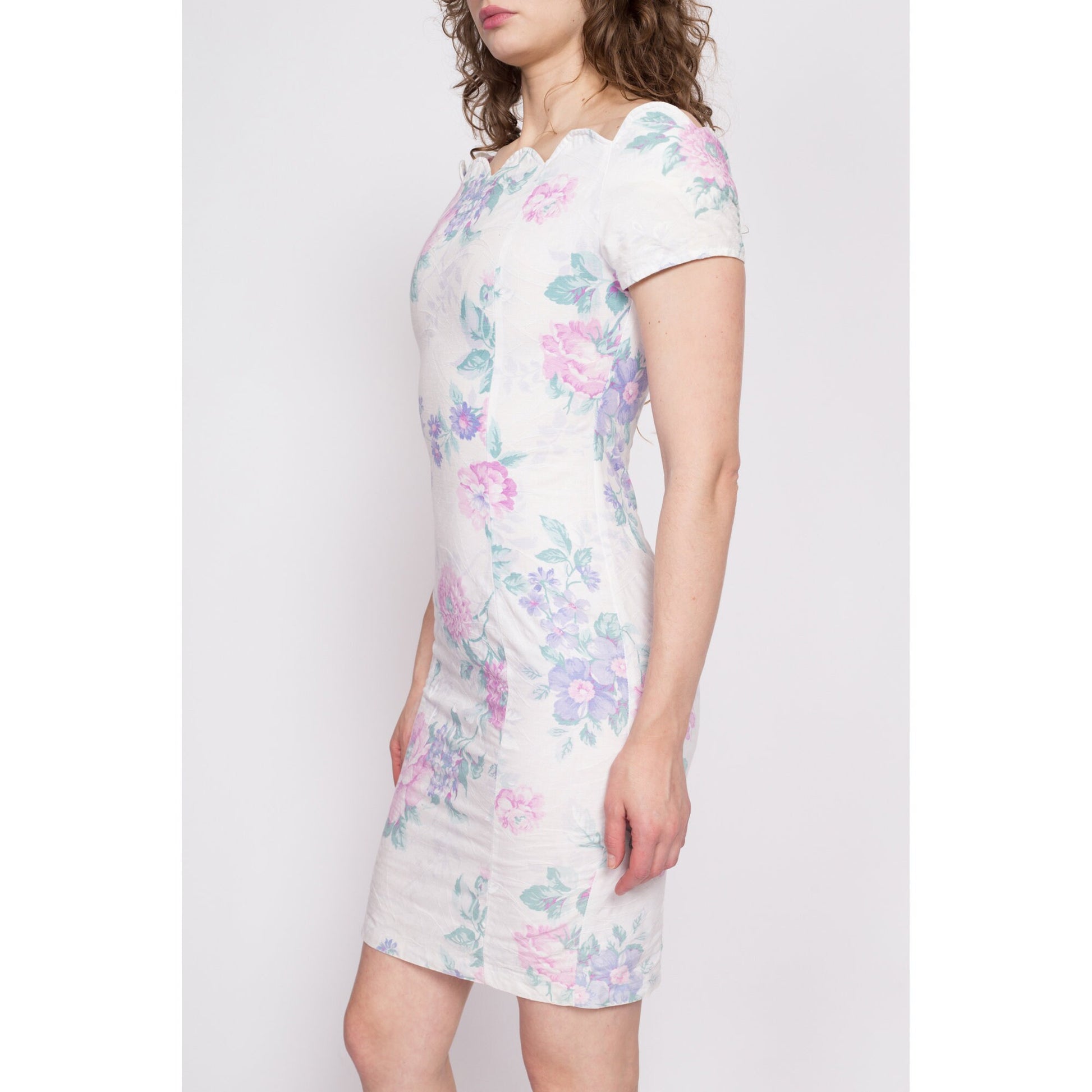80s Off-Shoulder Peony & Daisy Print Party Dress - Small | Vintage White Floral Scalloped Neck Sheath Mini Dress