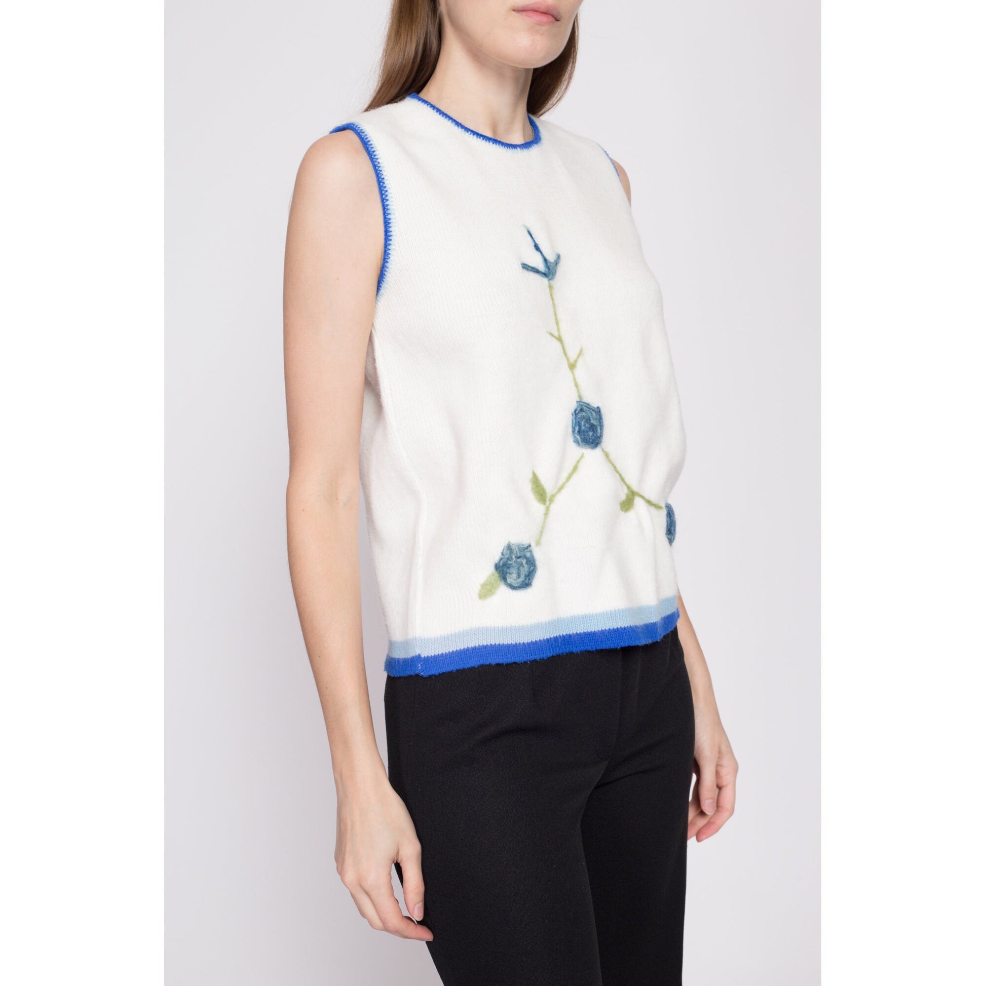70s Embroidered Floral Knit Sleeveless Top - Small to Medium | Vintage Carol Brent White Blue Sweater Vest Cropped Tank