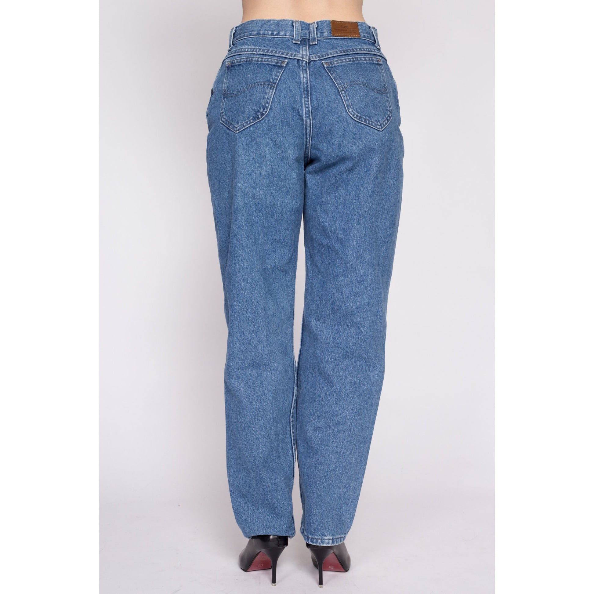 Følelse foragte Hævde 90s Lee High Waisted Mom Jeans - Medium to Large, 30.5" – Flying Apple  Vintage