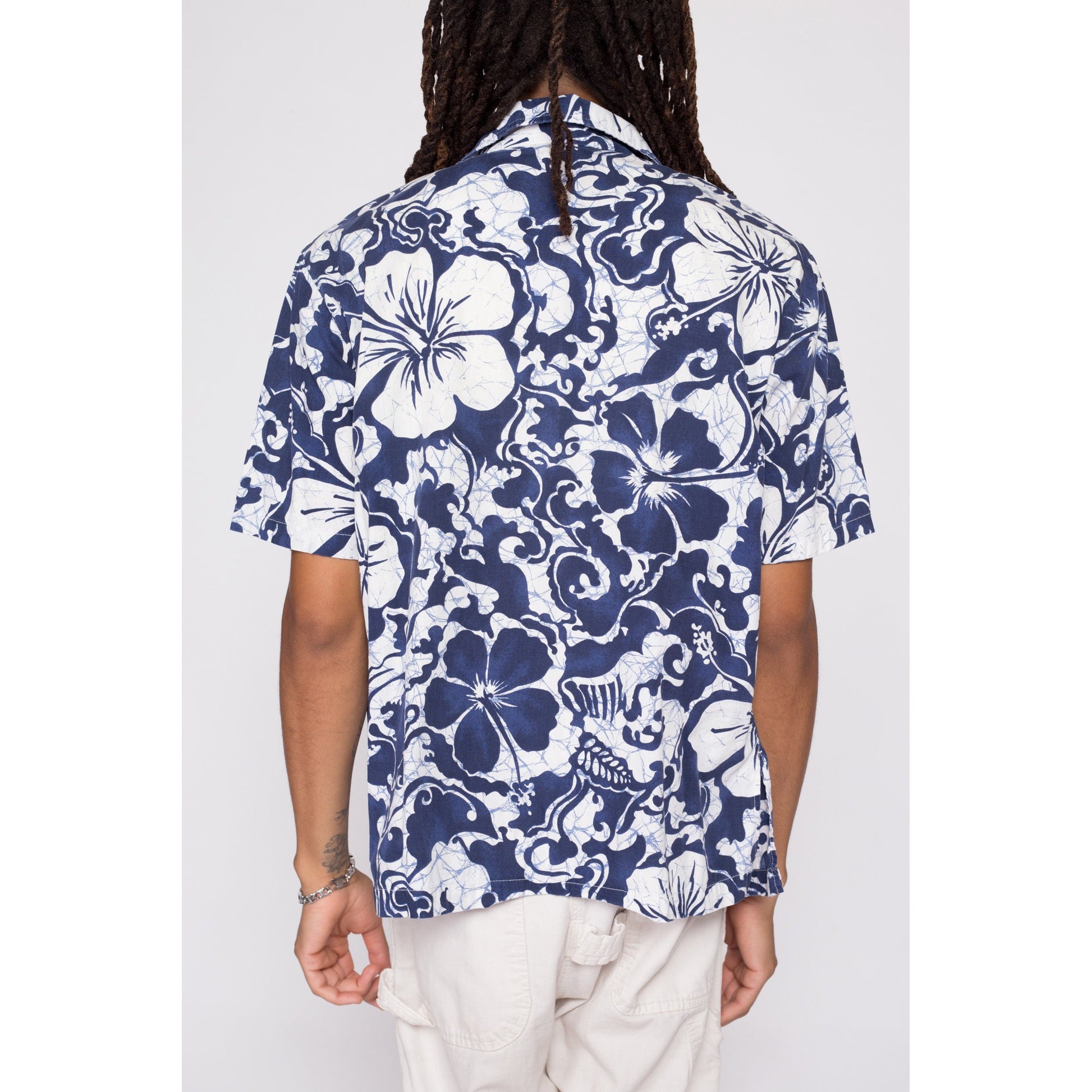 70s Kona Kai Hawaiian Floral Shirt - Men's Large | Vintage Jantzen Blue White Tropical Tiki Print Button Up Short Sleeve Aloha Top