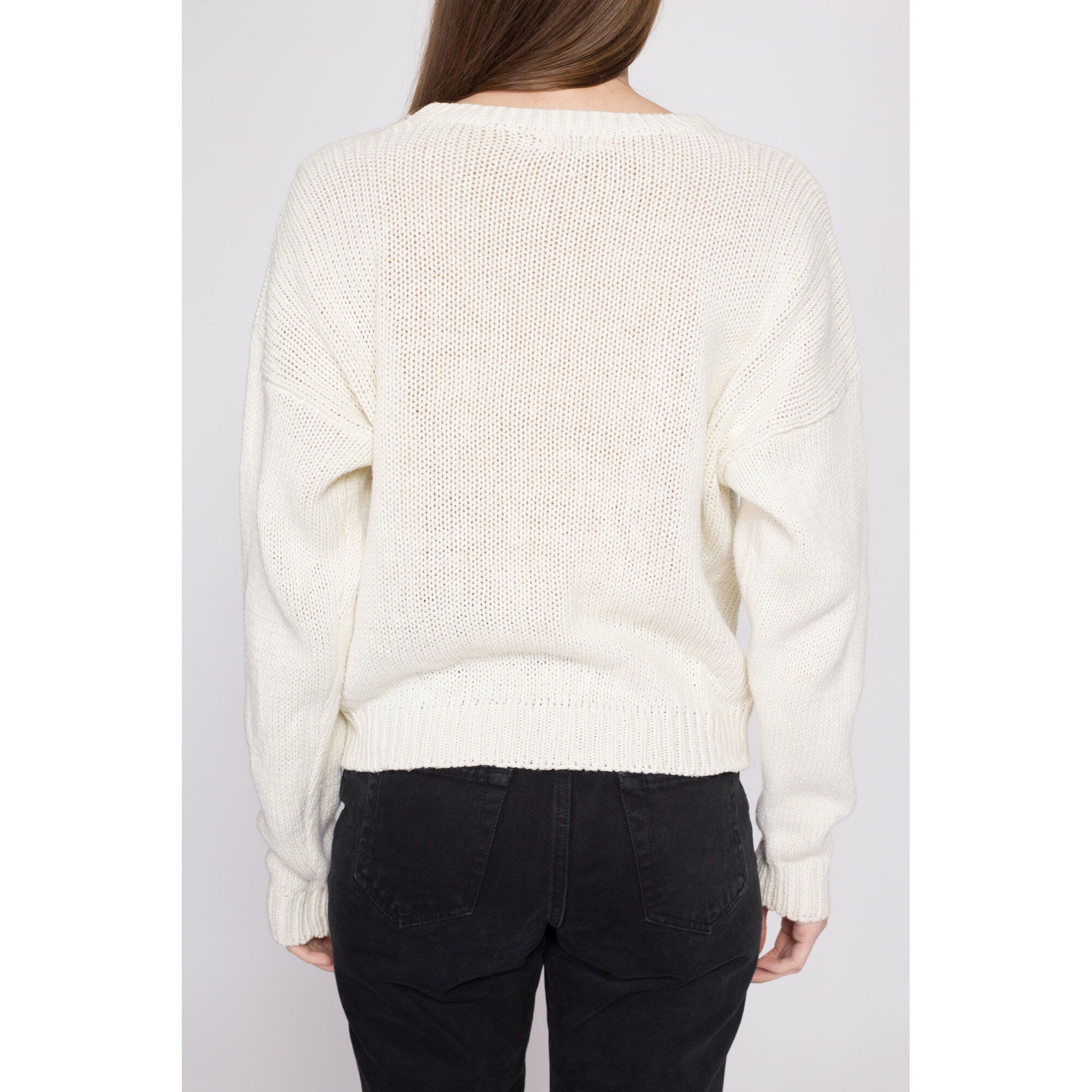 90s White Floral Cable Knit Sweater - Medium – Flying Apple Vintage
