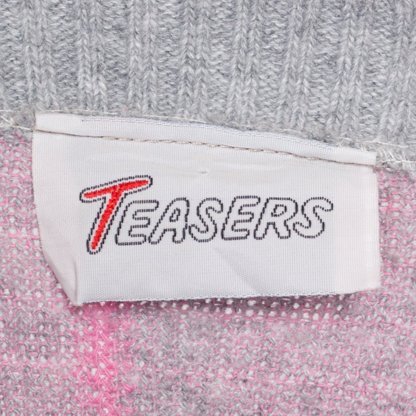 80s Teasers Abstract Knit Sweater - Medium | Vintage Grey & Pink Geometric Pattern Girly Pullover