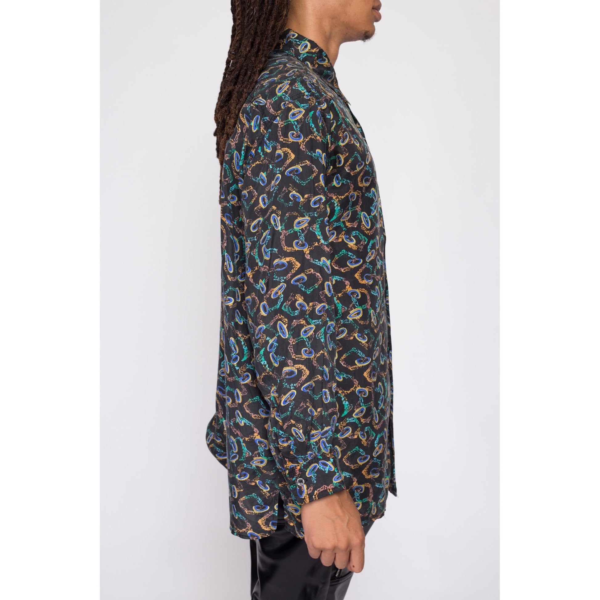90s Silk Abstract Chain Print Shirt - Men's Medium | Vintage Robert Stock Long Sleeve Button Up Collared Top