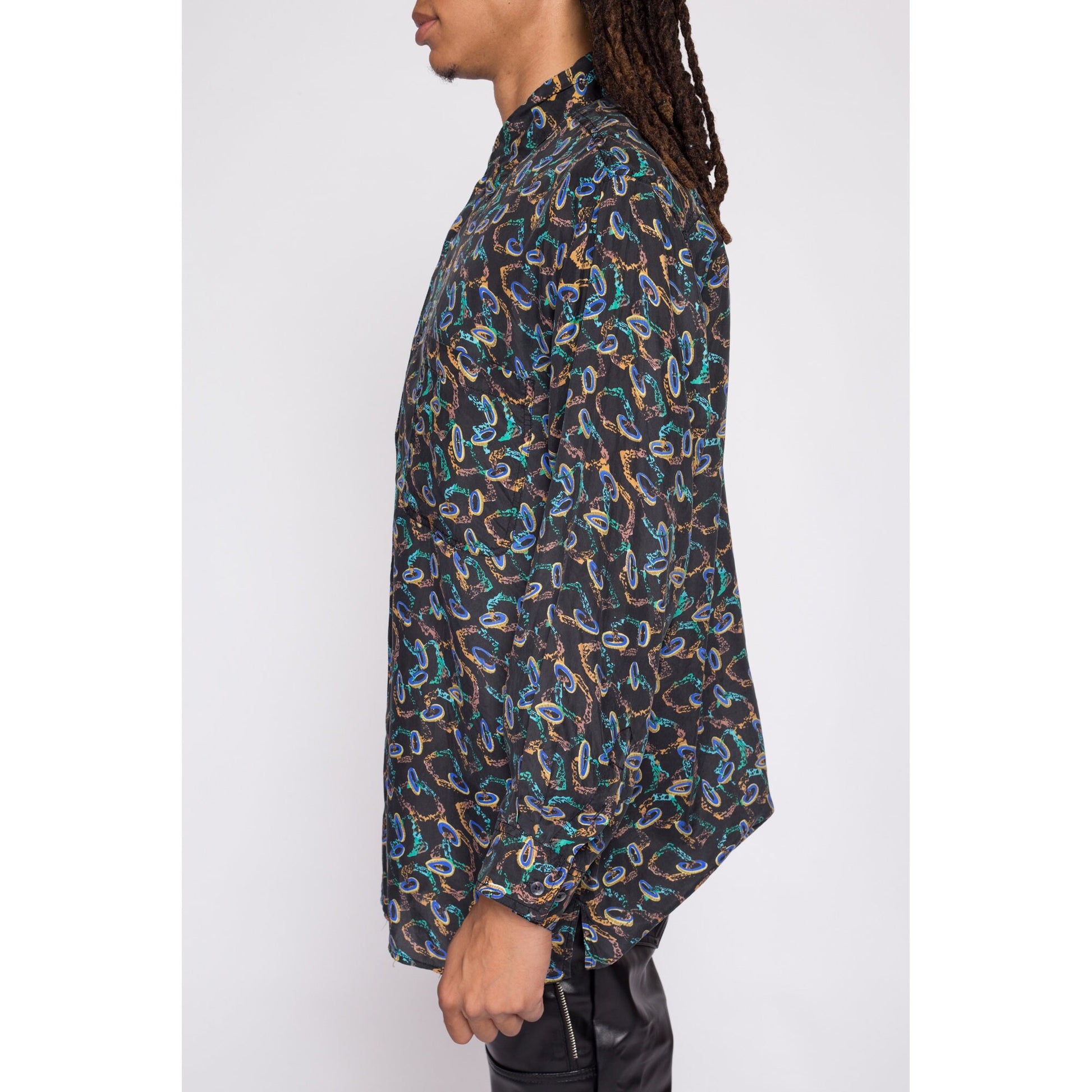 90s Silk Abstract Chain Print Shirt - Men's Medium | Vintage Robert Stock Long Sleeve Button Up Collared Top