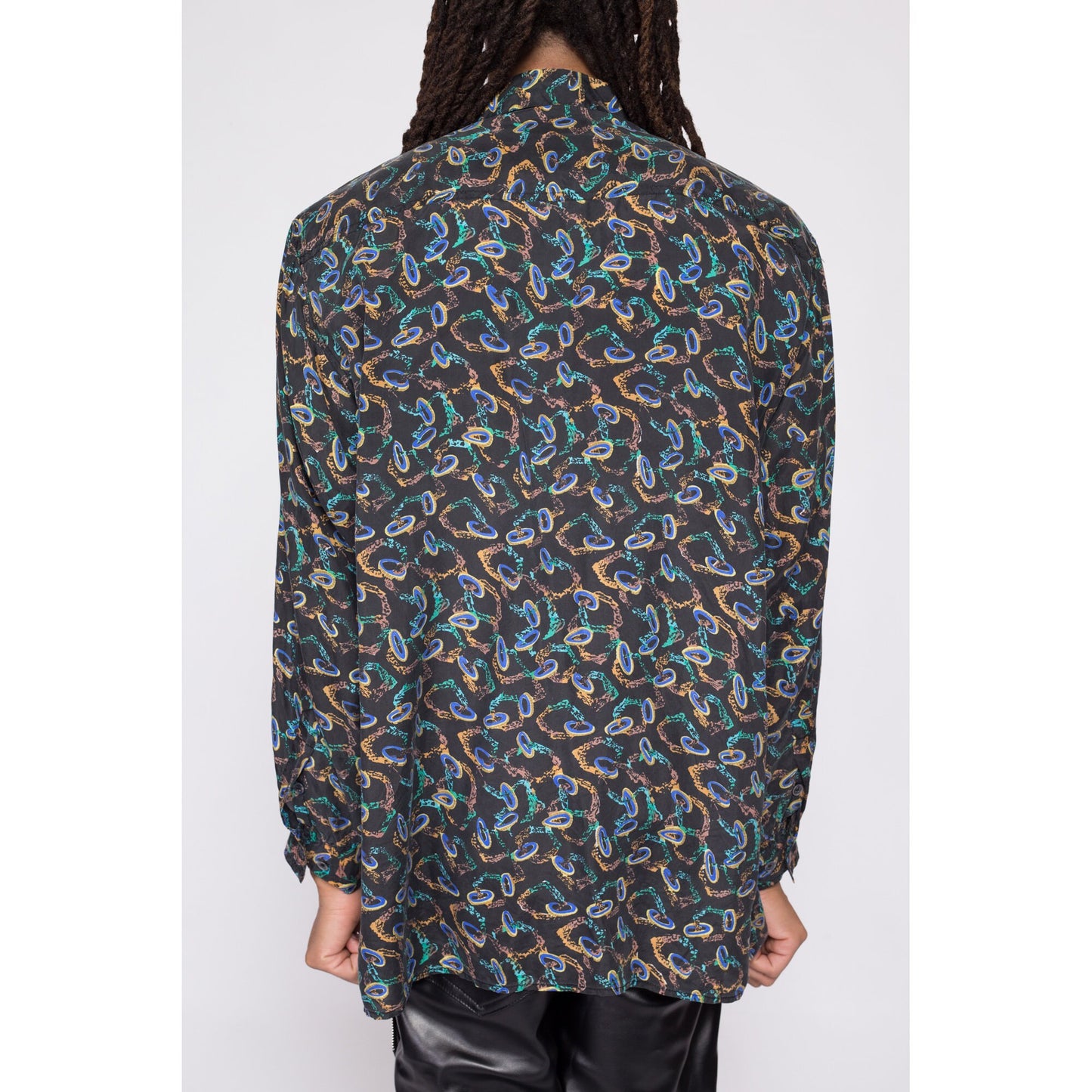 90s Silk Abstract Chain Print Shirt - Men's Medium | Vintage Robert Stock Long Sleeve Button Up Collared Top
