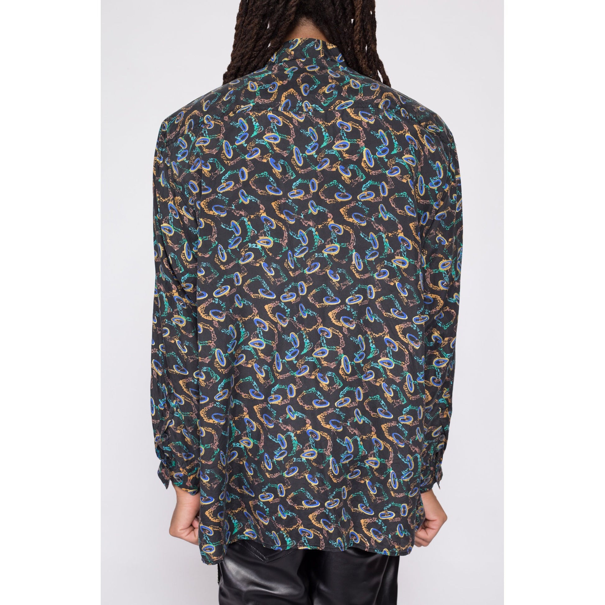 90s Silk Abstract Chain Print Shirt - Men's Medium | Vintage Robert Stock Long Sleeve Button Up Collared Top