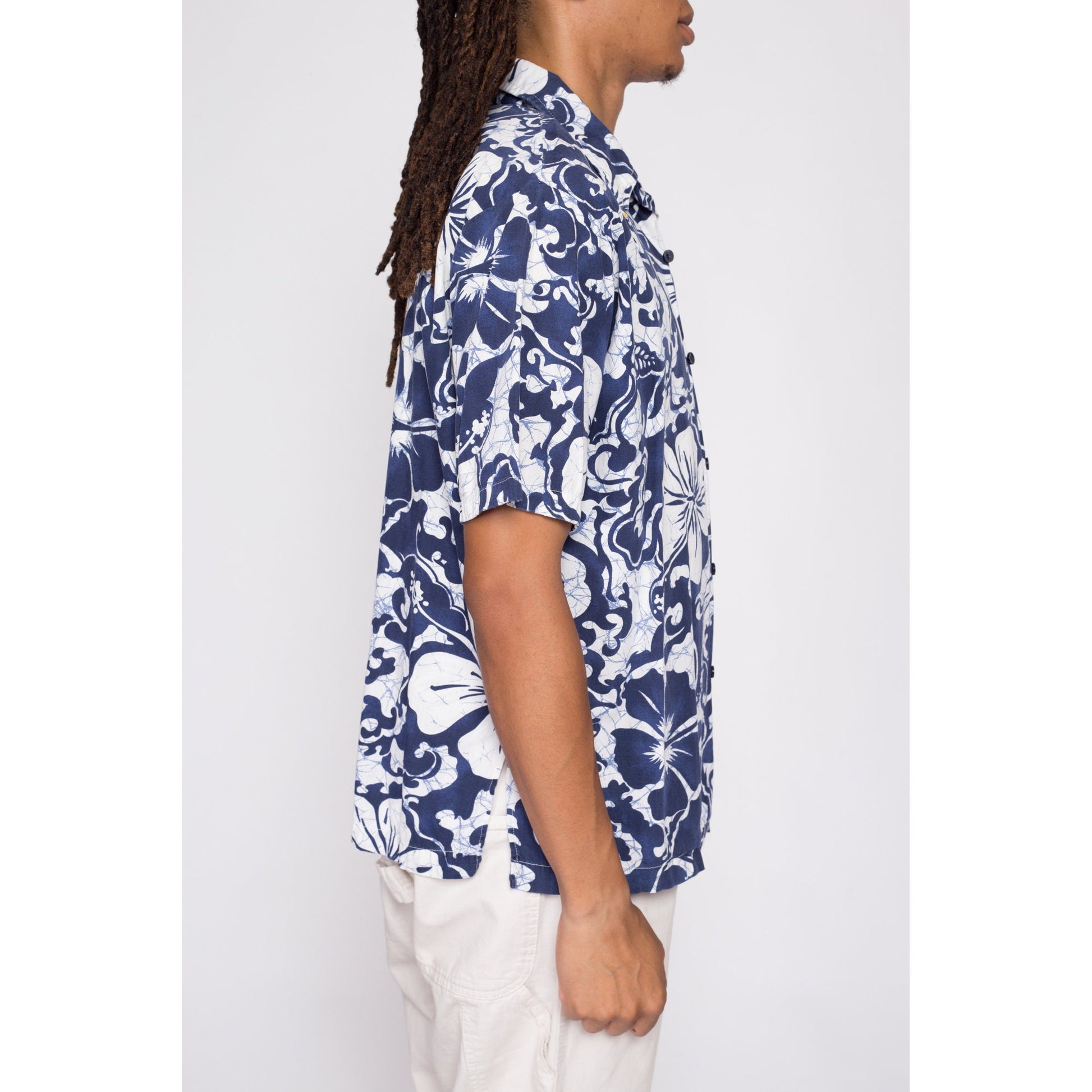 70s Kona Kai Hawaiian Floral Shirt - Men's Large | Vintage Jantzen Blue White Tropical Tiki Print Button Up Short Sleeve Aloha Top