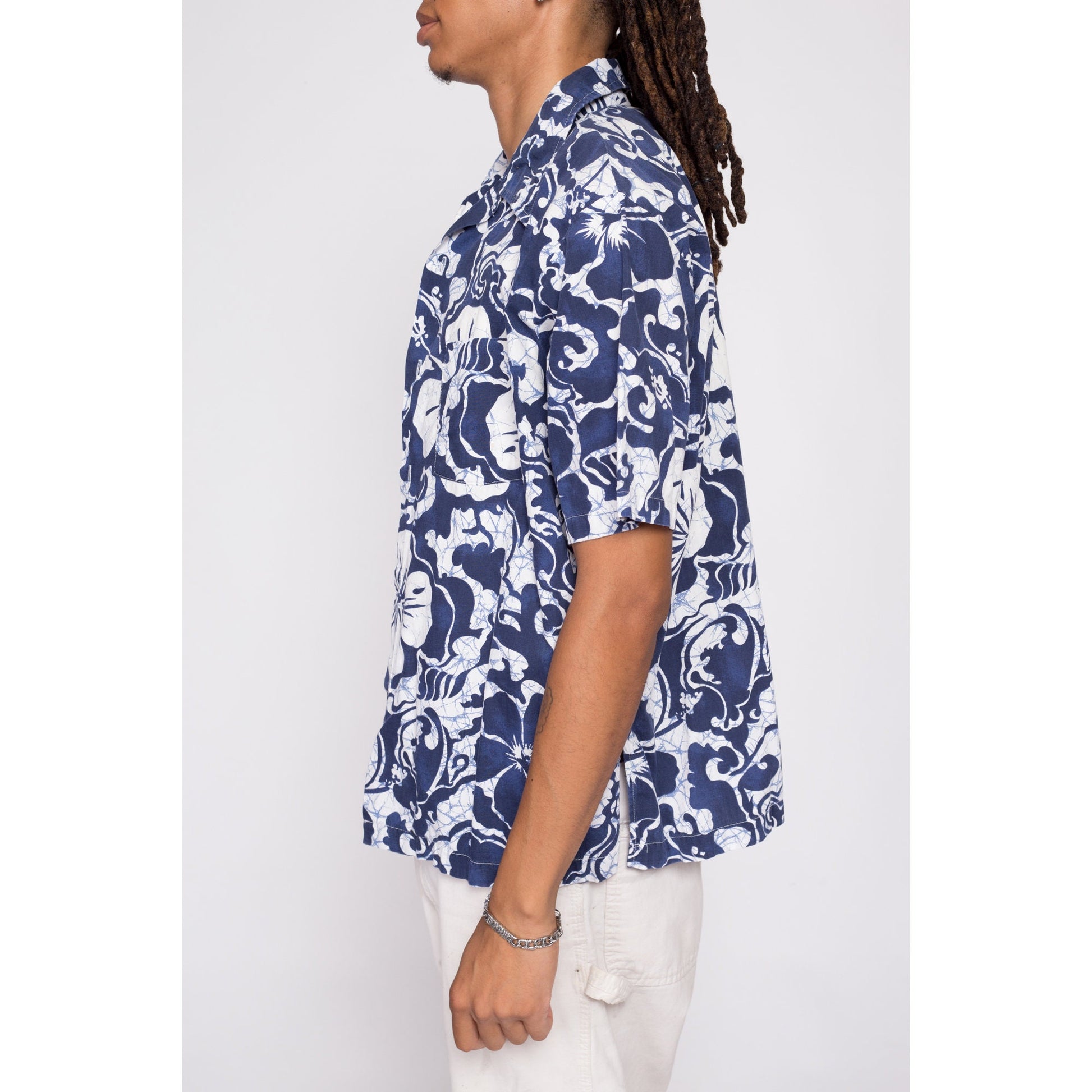 70s Kona Kai Hawaiian Floral Shirt - Men's Large | Vintage Jantzen Blue White Tropical Tiki Print Button Up Short Sleeve Aloha Top