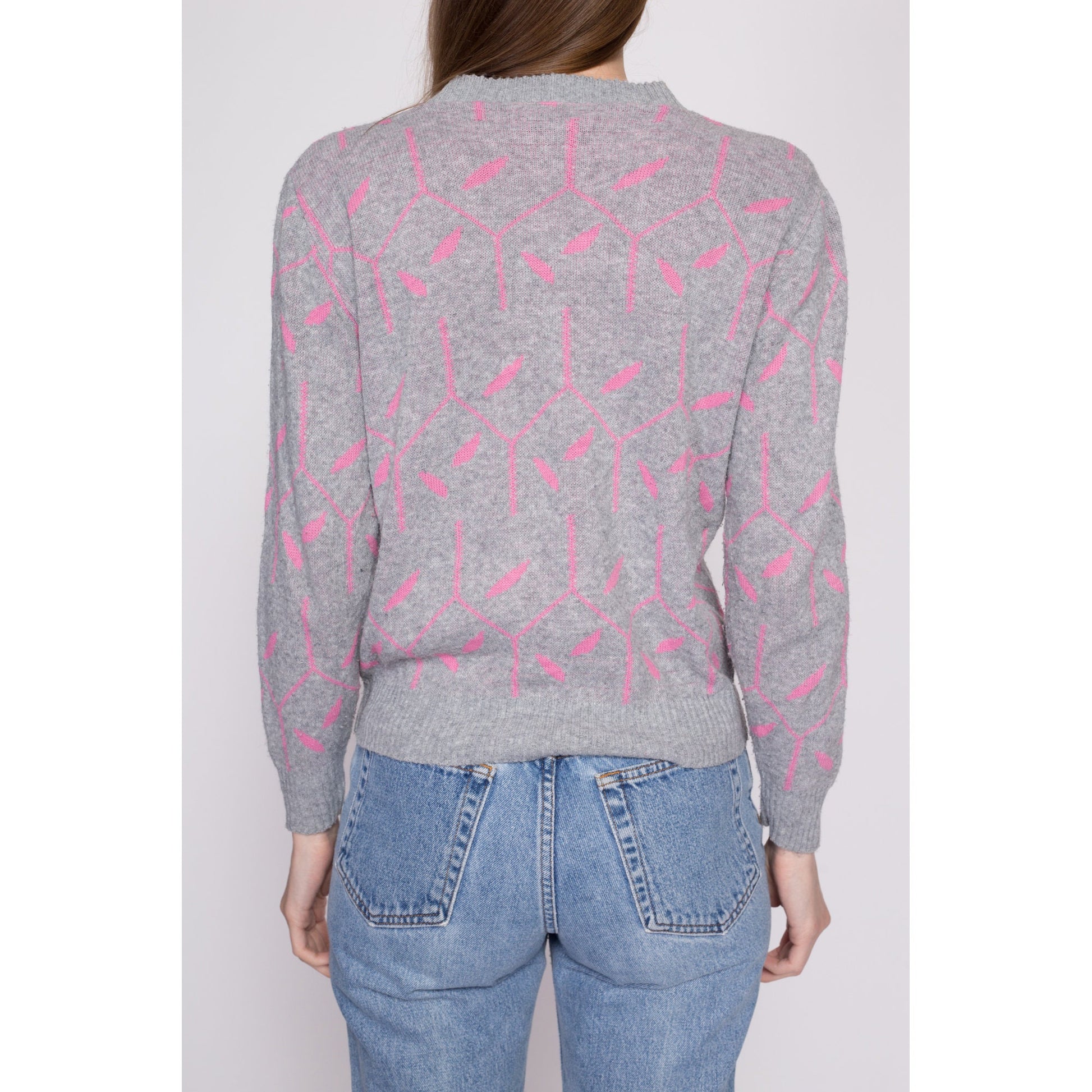 80s Teasers Abstract Knit Sweater - Medium | Vintage Grey & Pink Geometric Pattern Girly Pullover
