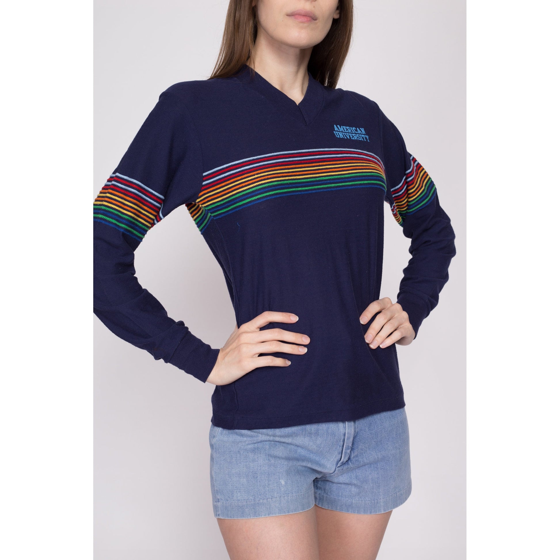 S| 70s American University Rainbow Striped Shirt - Unisex Small | Vintage Navy Blue Retro Long Sleeved Graphic University Tee