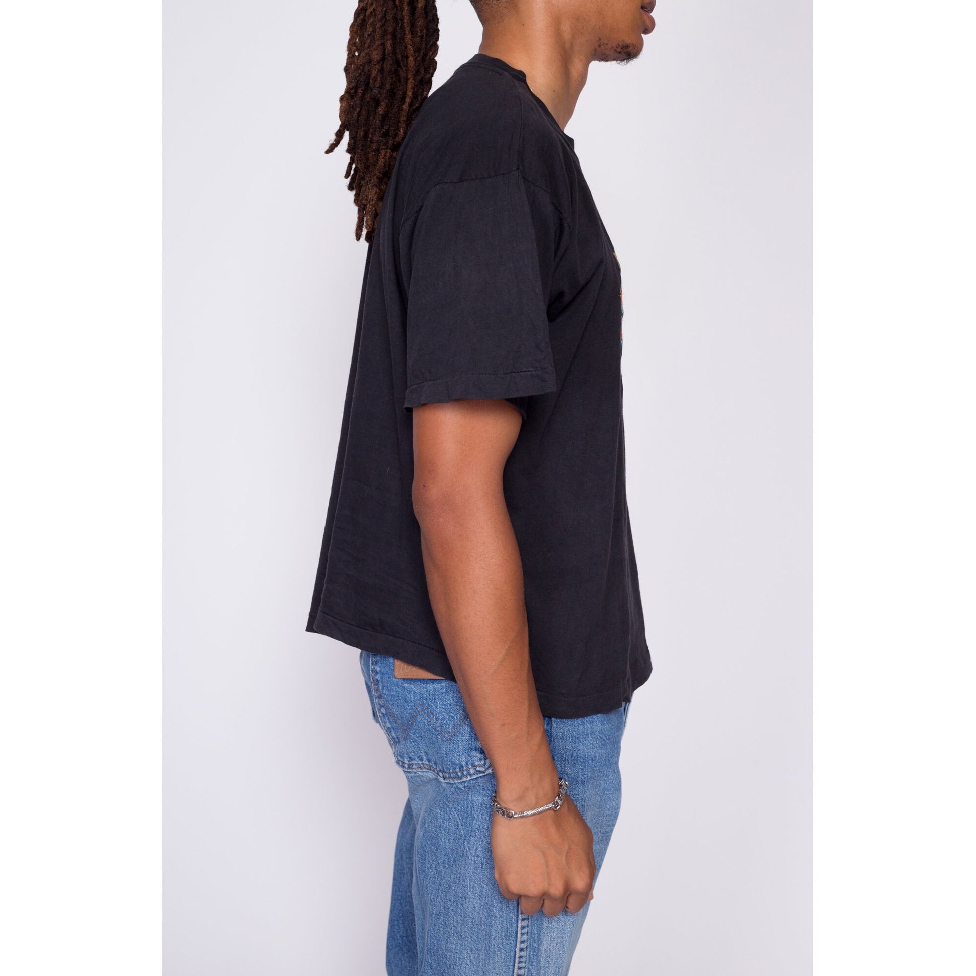 90s Embroidered Yin & Yang T Shirt - Men's Large Short | Vintage Nepal Black Hippie Tourist Tee