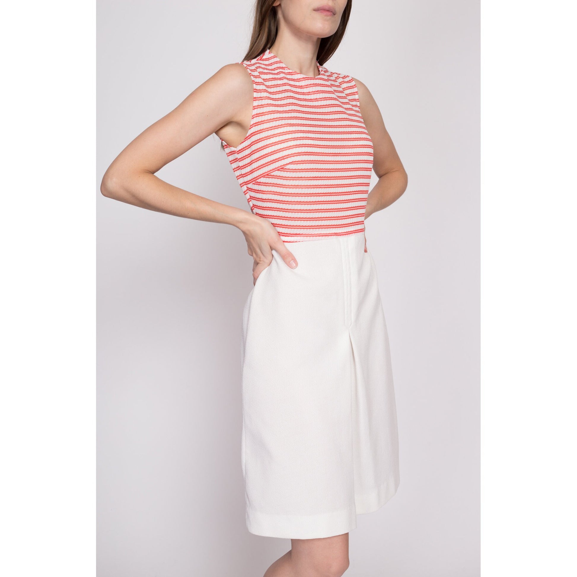 S| 60s Red & White Mod Mini Dress - Small | Vintage Knit Two Tone Retro Knee Length Sleeveless Dress