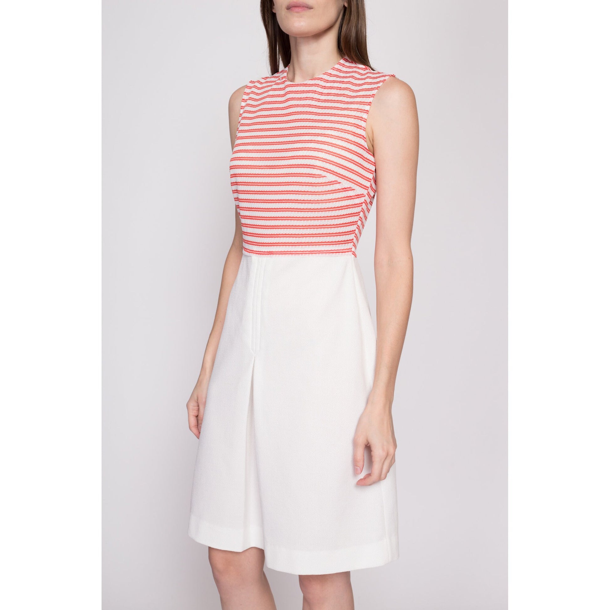 S| 60s Red & White Mod Mini Dress - Small | Vintage Knit Two Tone Retro Knee Length Sleeveless Dress