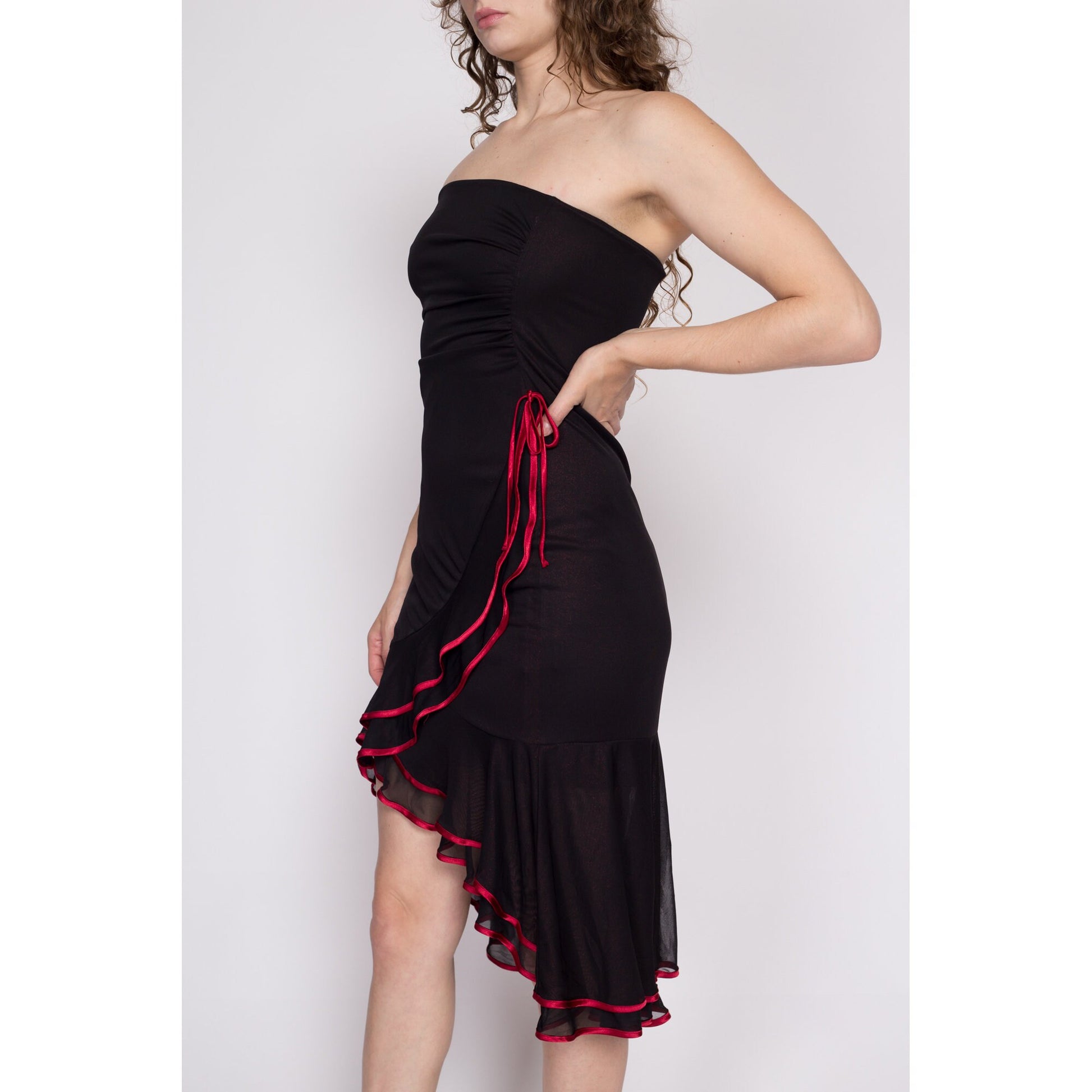 XS| Y2K Gothic Black & Red Metallic Strapless Party Dress - Extra Small | Vintage Ruffle High Low Hem Midi Mini Dress