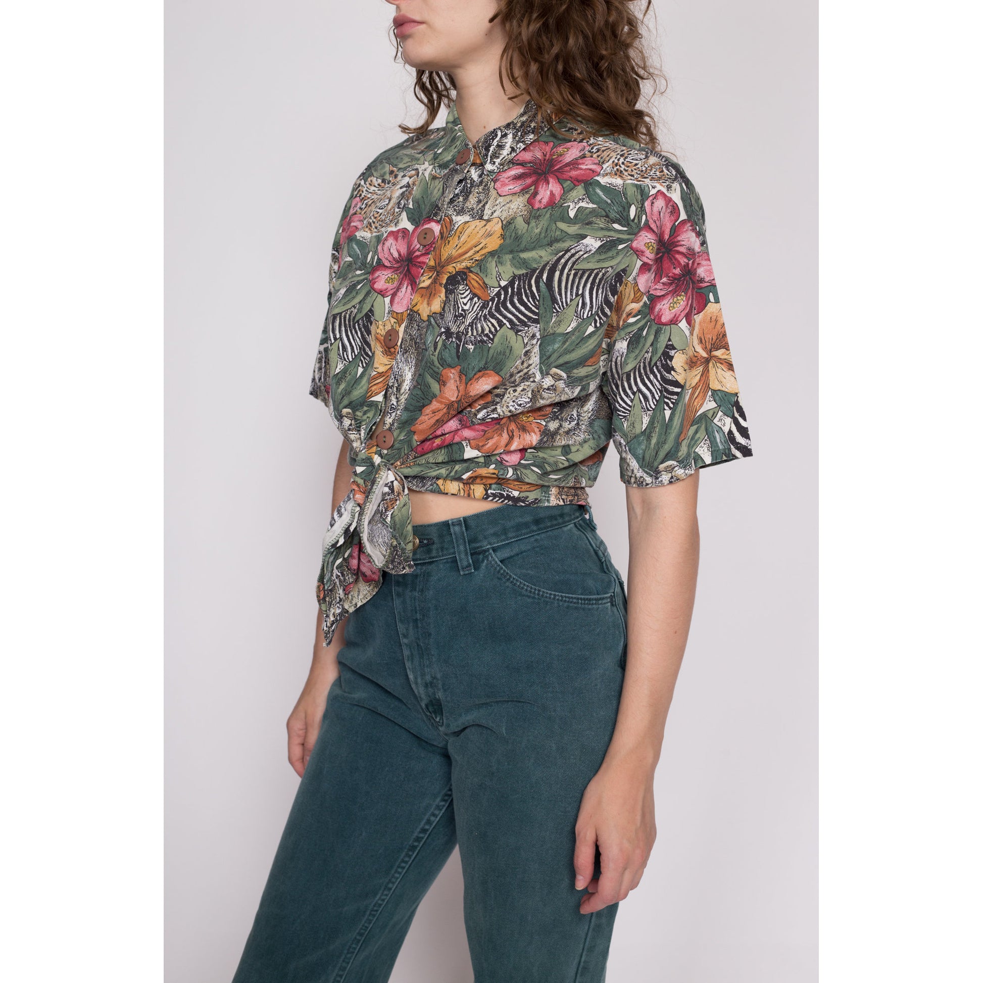 M| 90s African Animal Tropical Floral Shirt - Medium | Vintage Button Up Short Sleeve Collared Safari Print Top