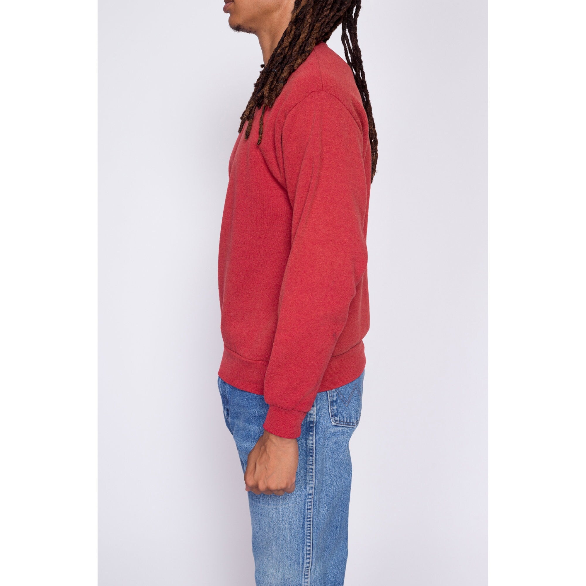 90s Faded Red Crewneck Sweatshirt - Men's Medium – Flying Apple