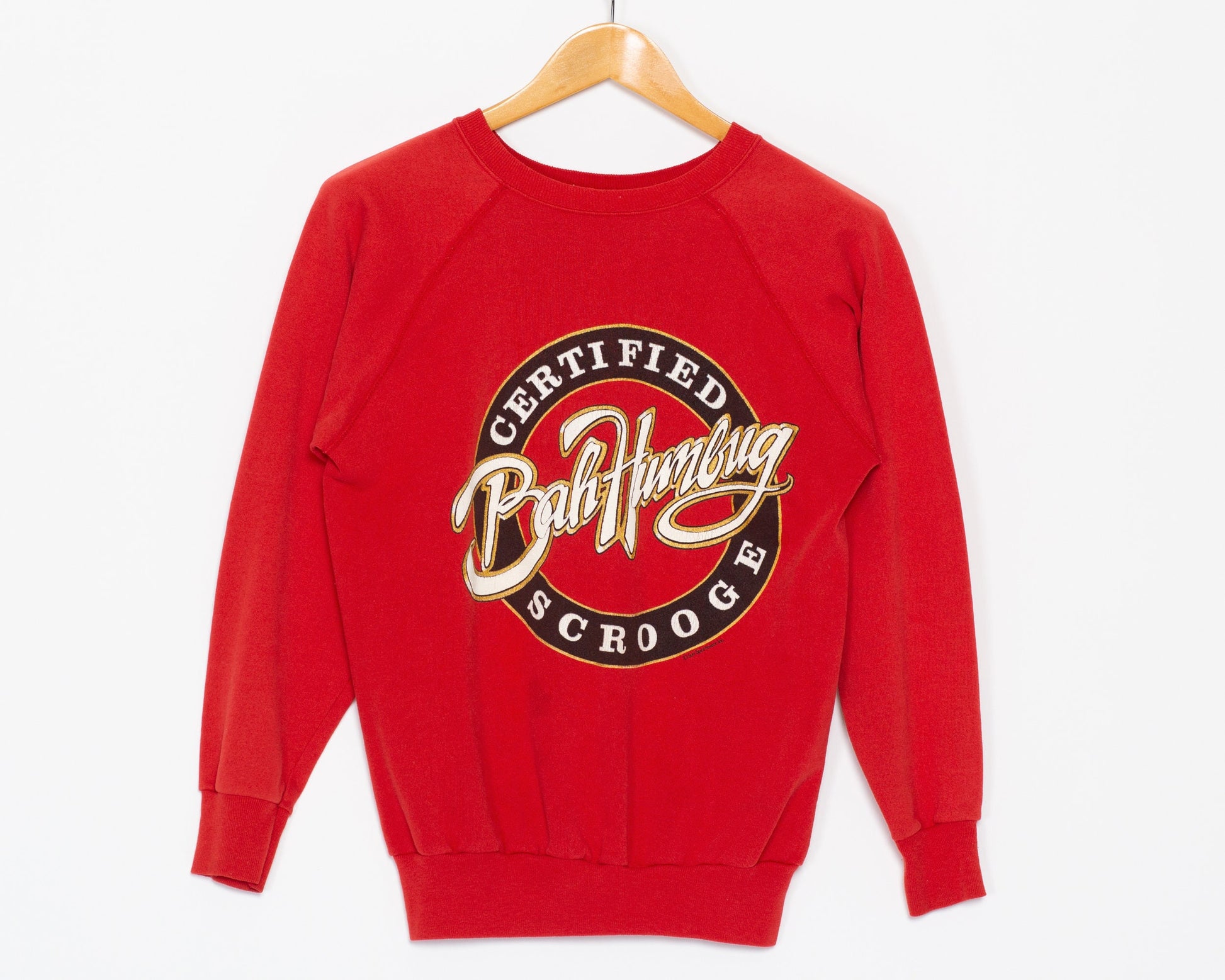 M-L| 80s "Bah Humbug" Certified Scrooge Sweatshirt - Men's Medium Short, Women's Large | Vintage Red Raglan Christmas Carol Graphic Crewneck