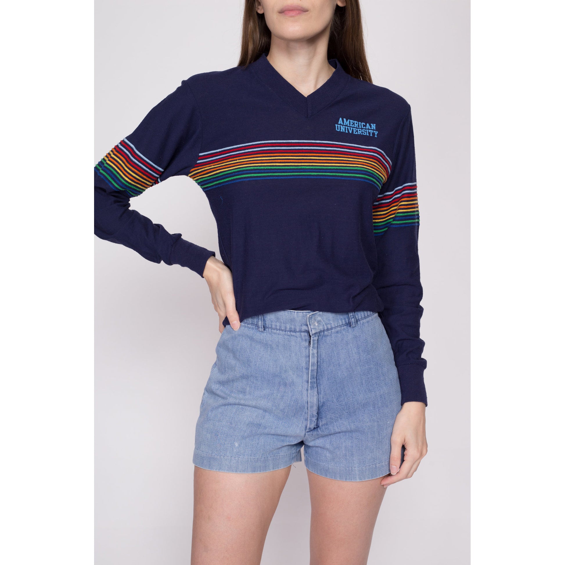 S| 70s American University Rainbow Striped Shirt - Unisex Small | Vintage Navy Blue Retro Long Sleeved Graphic University Tee