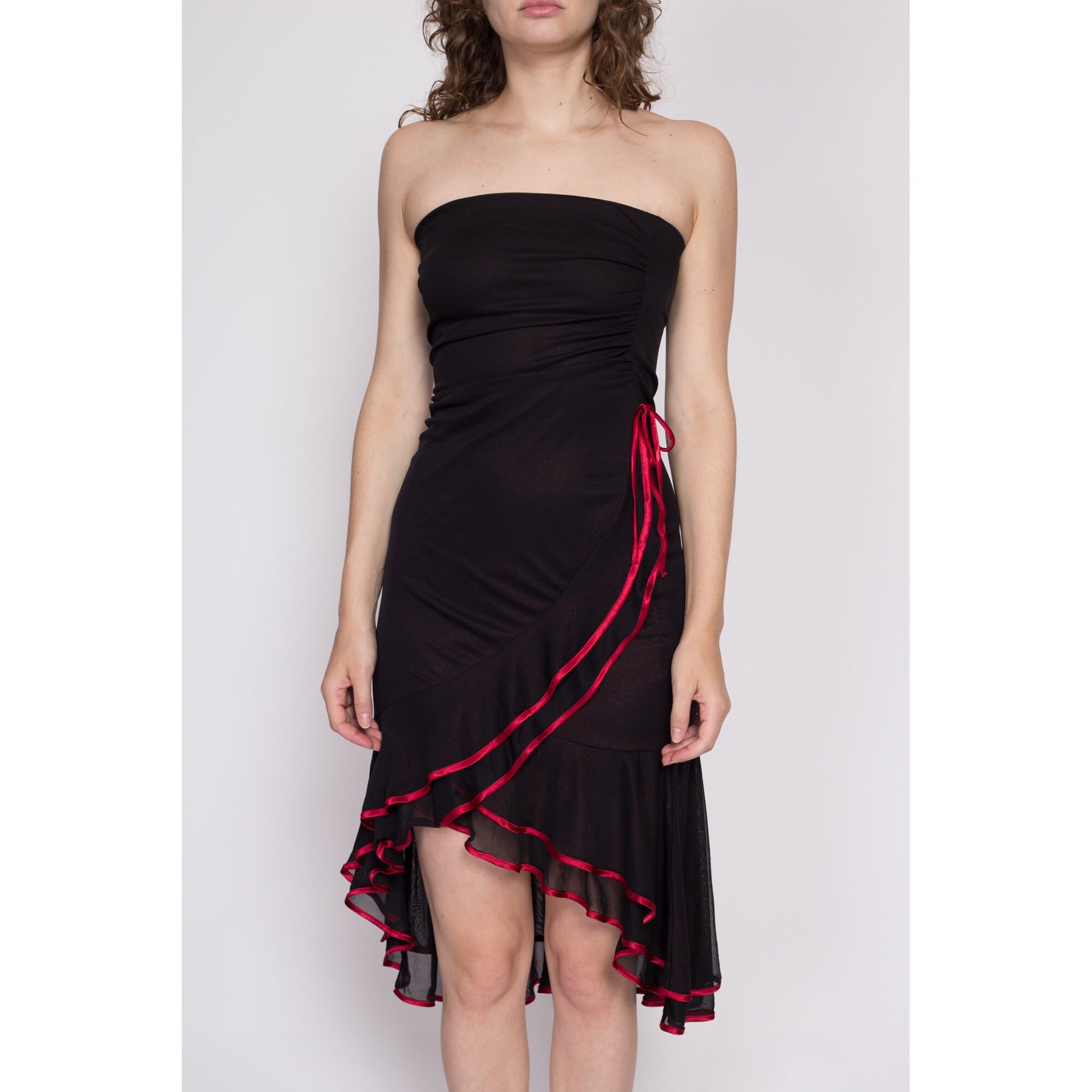 XS| Y2K Gothic Black & Red Metallic Strapless Party Dress - Extra Small | Vintage Ruffle High Low Hem Midi Mini Dress