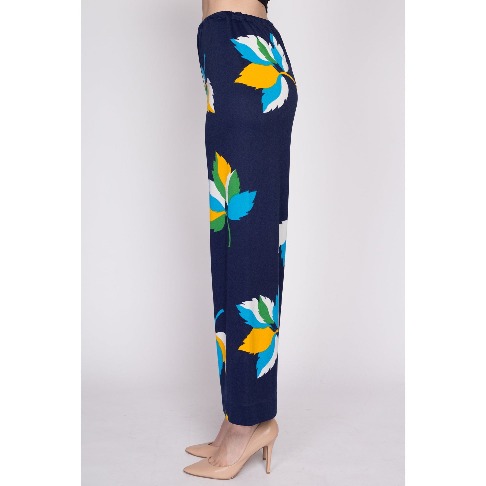 Sm-Med 70s Leaf Print Flared Pants | Vintage High Waisted Boho Elastic Polyester Trousers