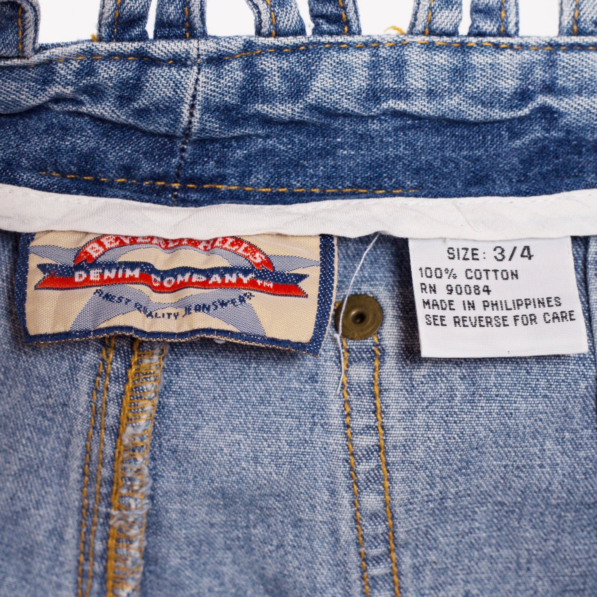 S| 90s Loop Waist Jean Shorts - Small | Vintage Light Wash Mid Rise Denim Shorts