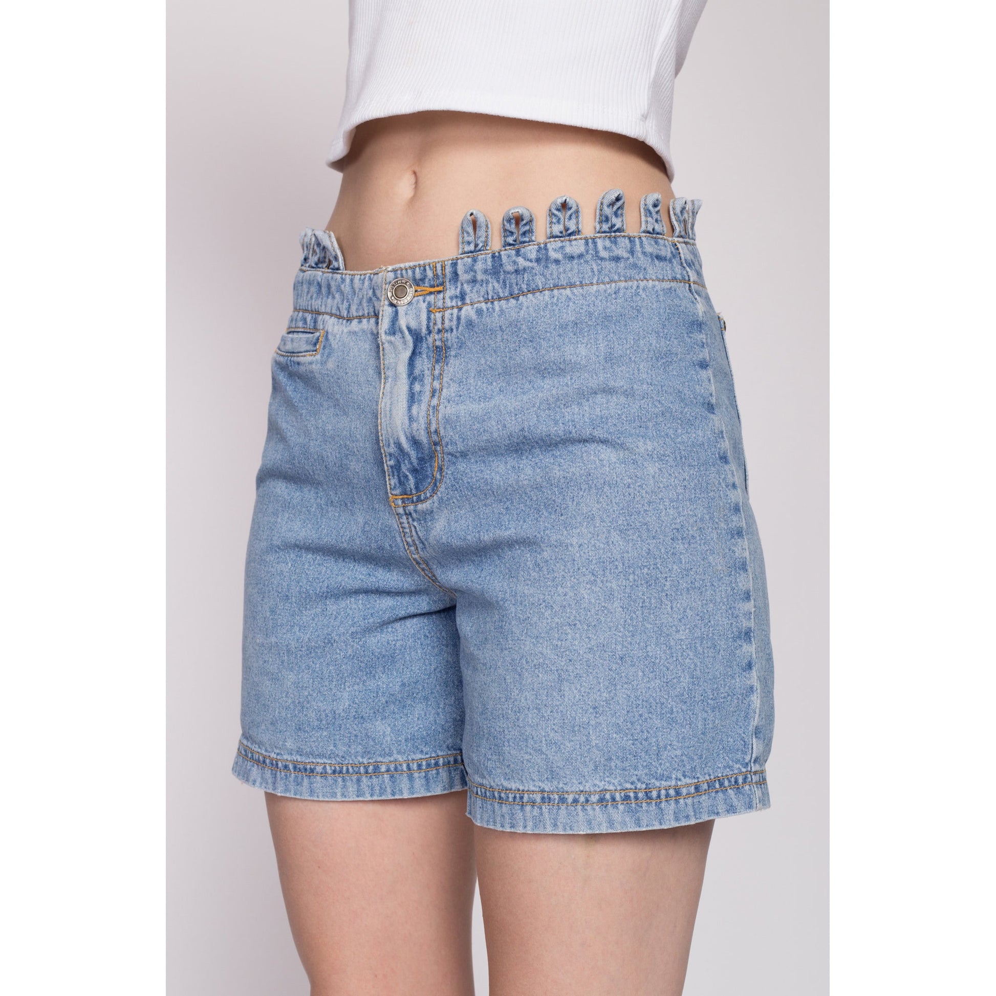 S| 90s Loop Waist Jean Shorts - Small | Vintage Light Wash Mid Rise Denim Shorts