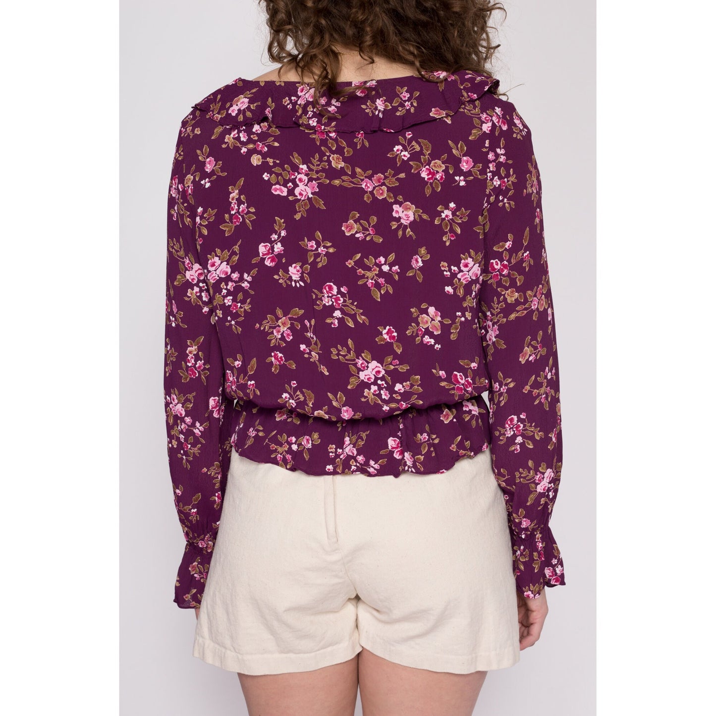Medium 90s Y2K Boho Purple Floral Blouse | Vintage Ruffle Collar Long Sleeve Crop Top