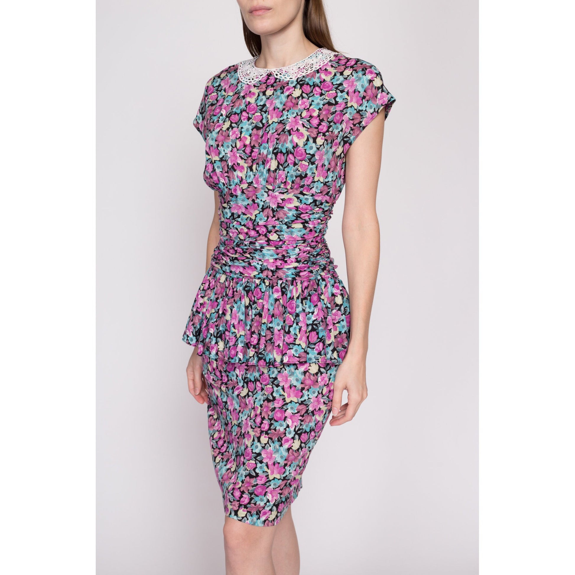 XS 80s Floral Peplum Wiggle Dress | Vintage Lace Peter Pan Collar Retro Knee Length Secretary Dress