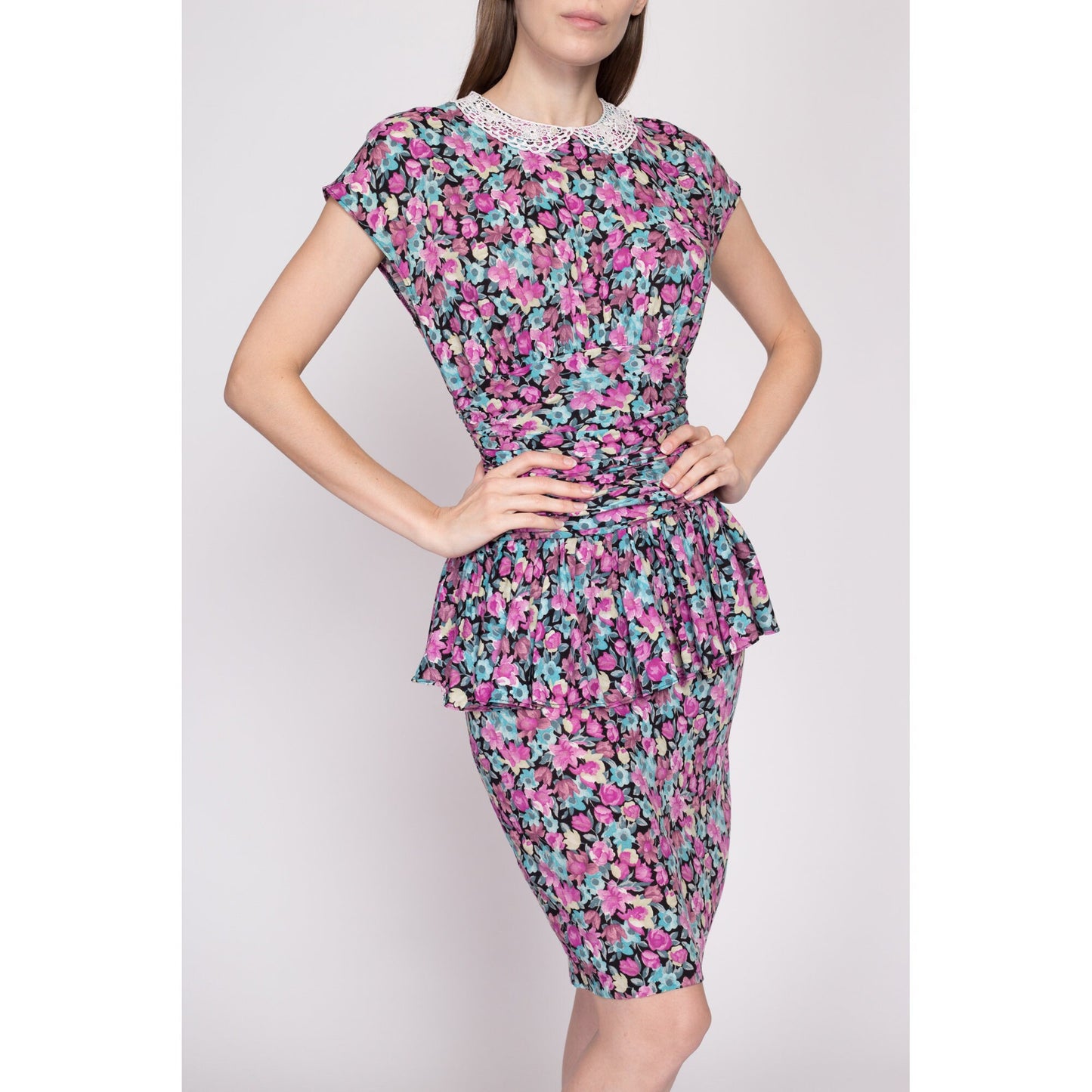 XS 80s Floral Peplum Wiggle Dress | Vintage Lace Peter Pan Collar Retro Knee Length Secretary Dress