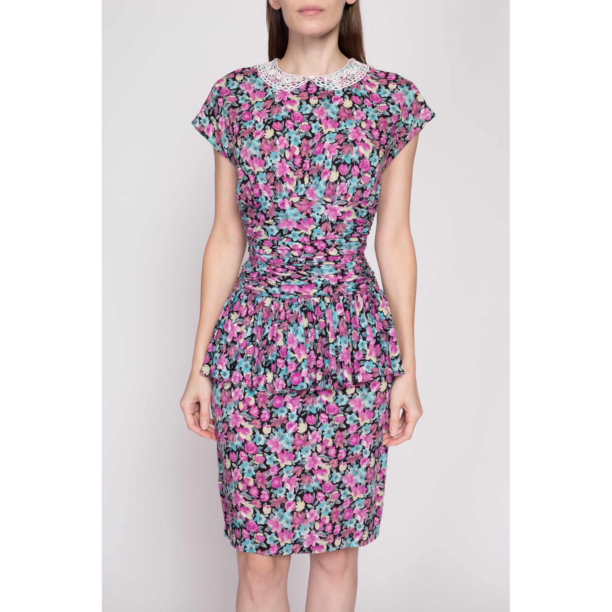 XS 80s Floral Peplum Wiggle Dress | Vintage Lace Peter Pan Collar Retro Knee Length Secretary Dress