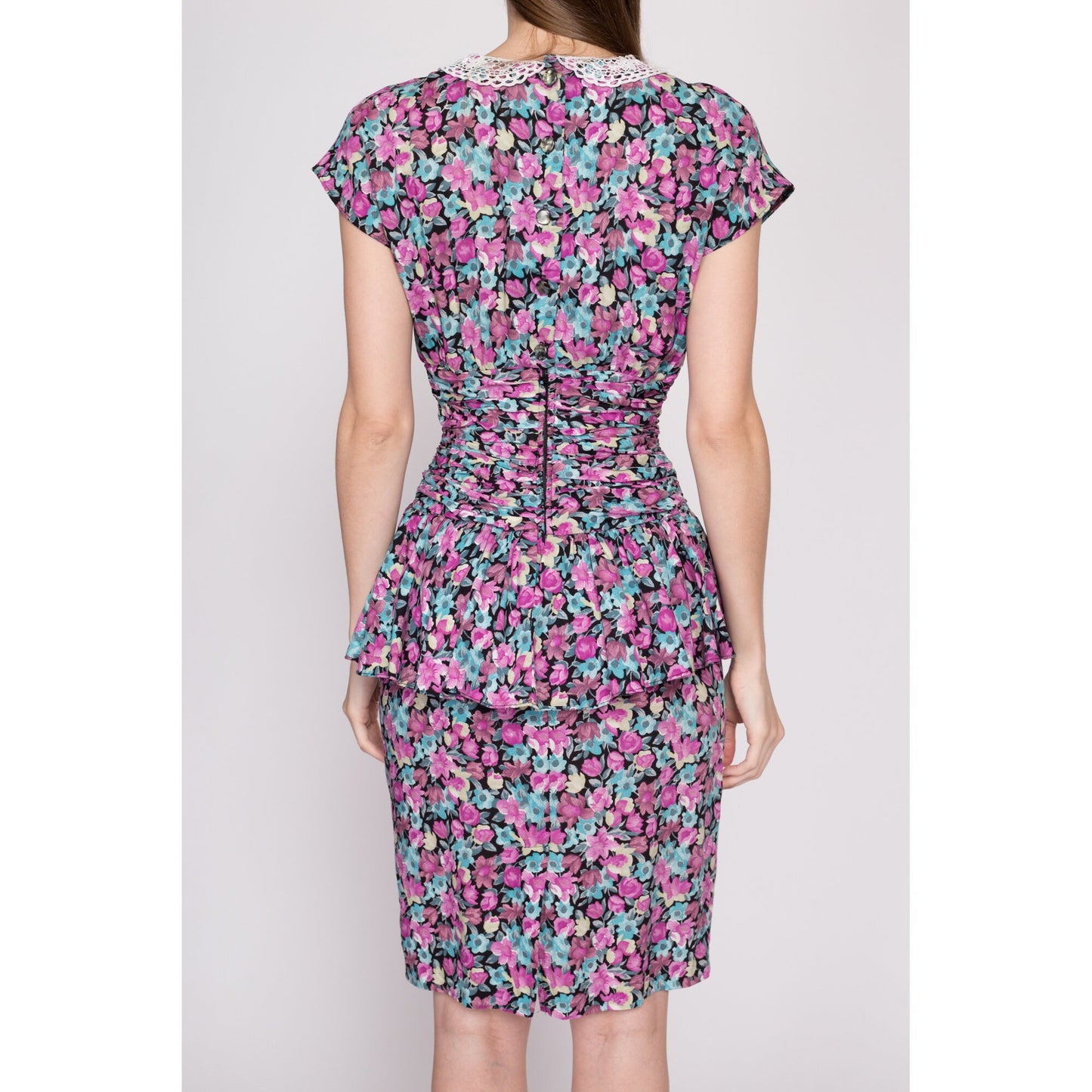 XS 80s Floral Peplum Wiggle Dress | Vintage Lace Peter Pan Collar Retro Knee Length Secretary Dress