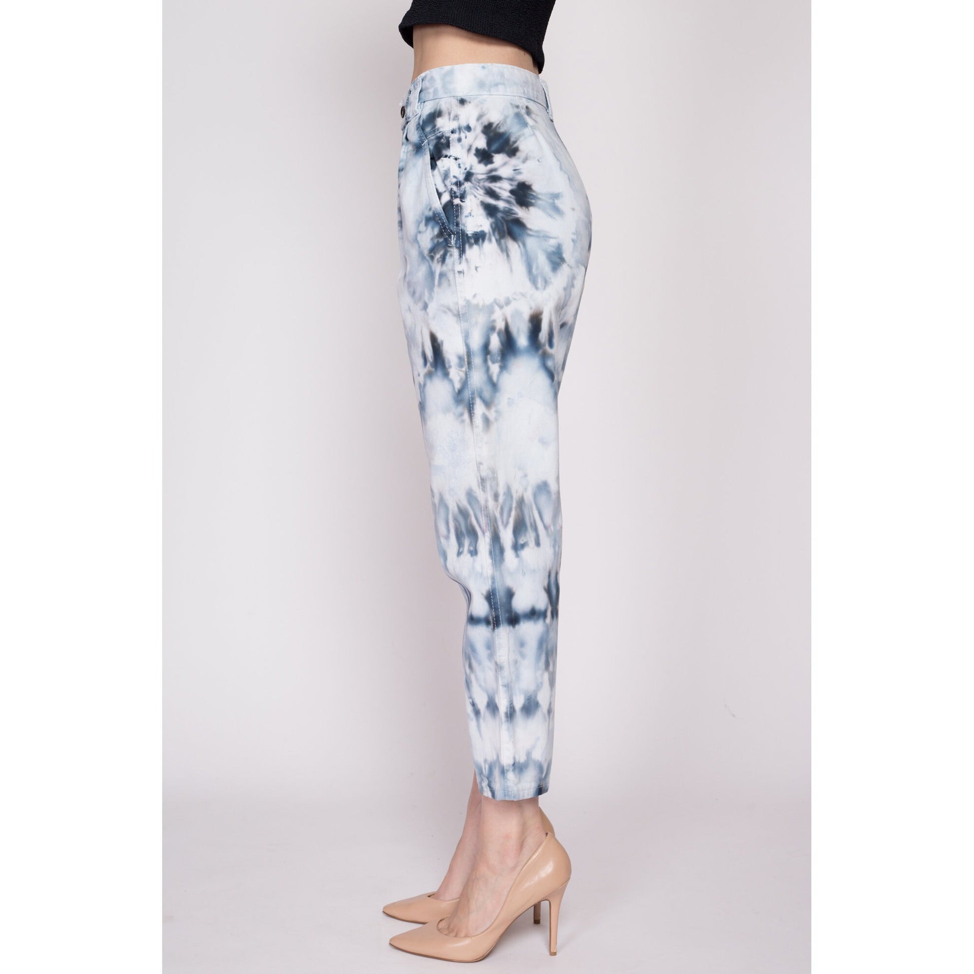 XS 80s High Waisted Tie Dye Pleated Mom Jeans 25" | Vintage Chic Blue White Ice Dyed Reworked Tapered Leg Jeans
