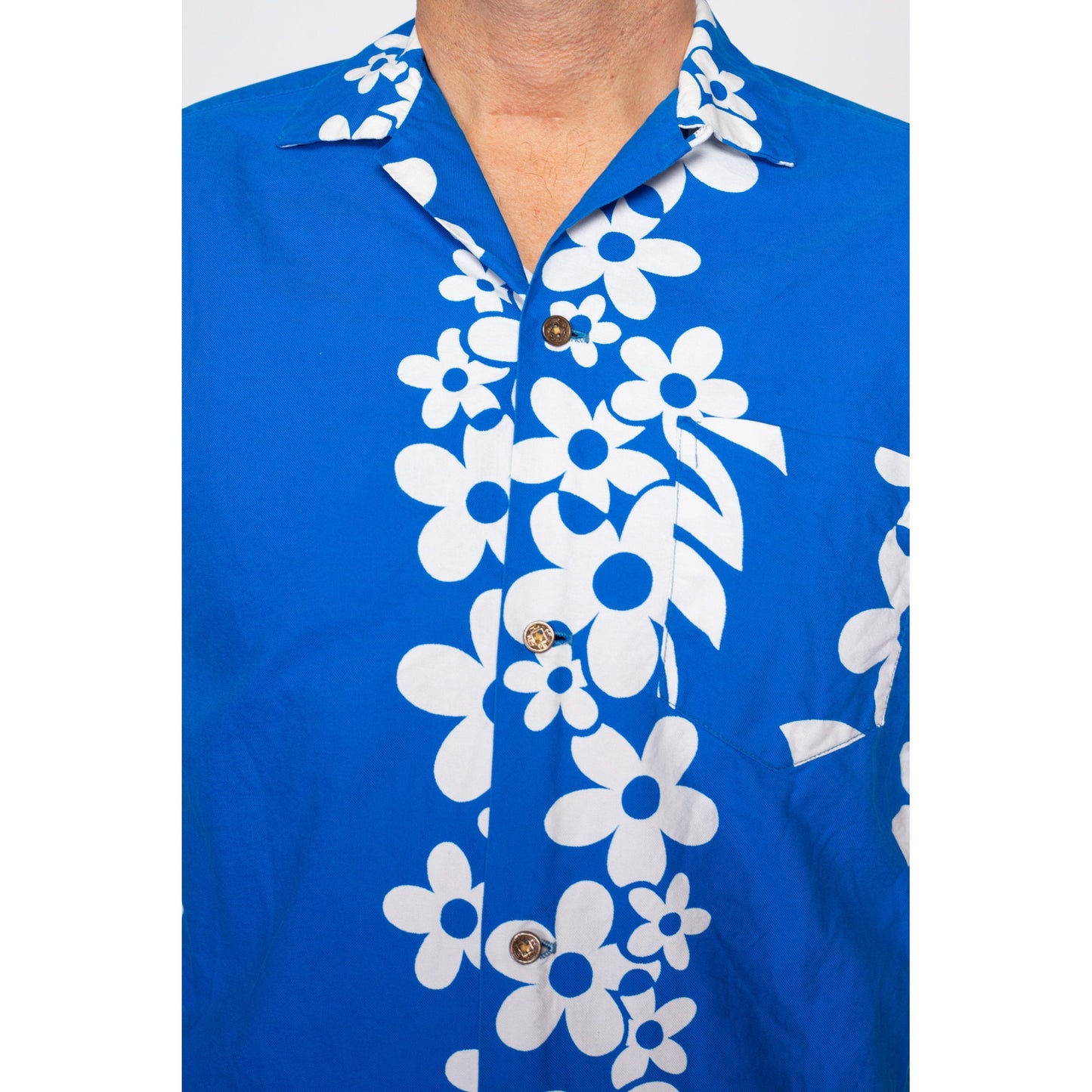 Medium 70s Hawaiian Blue Floral Aloha Shirt | Vintage Wooden Button Tropical Leaf Print Notched Collar Tourist Top