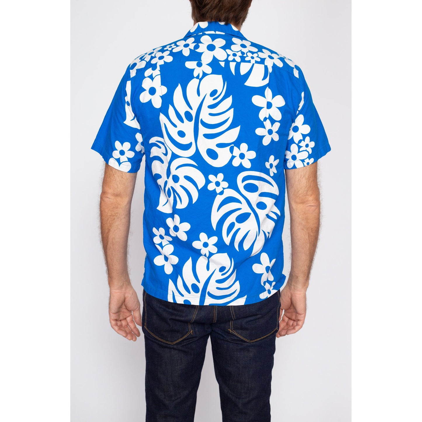 Medium 70s Hawaiian Blue Floral Aloha Shirt | Vintage Wooden Button Tropical Leaf Print Notched Collar Tourist Top