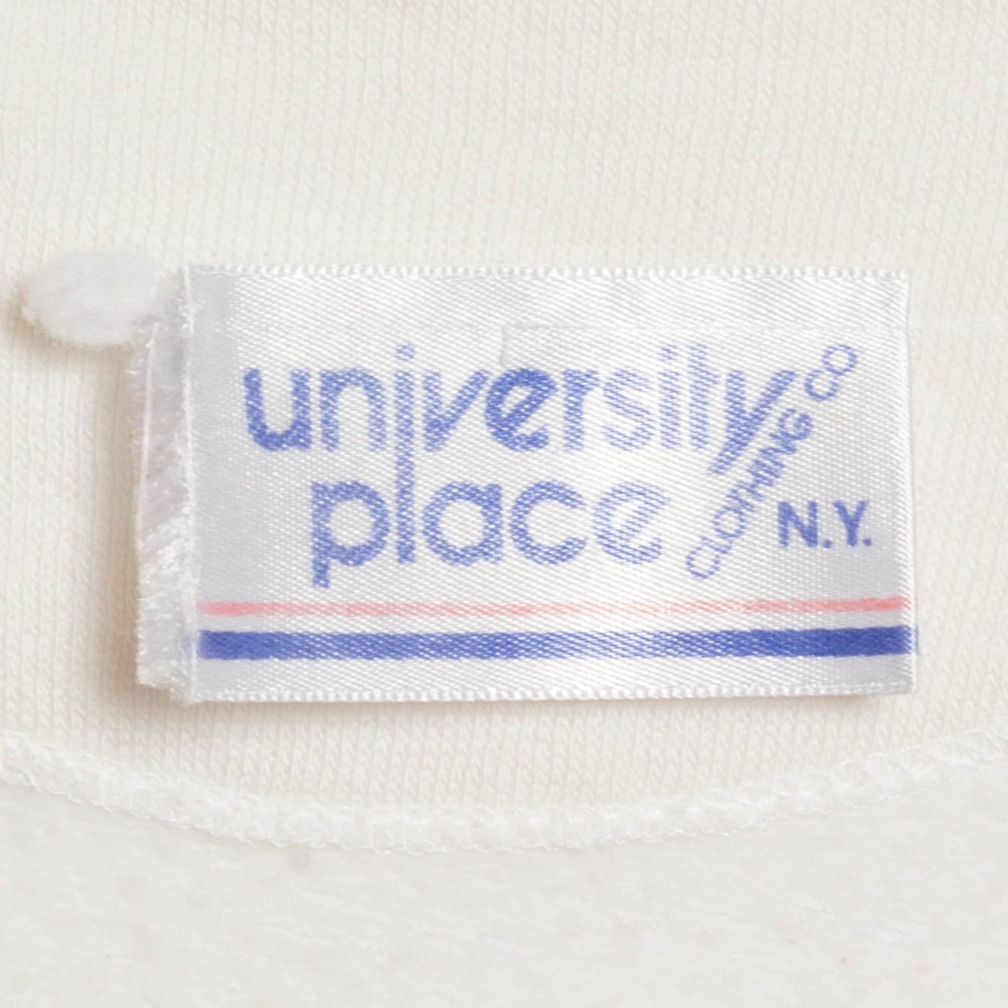 Medium 80s Ski Mammoth Sweatshirt | Vintage White Graphic Winter Tourist Pullover